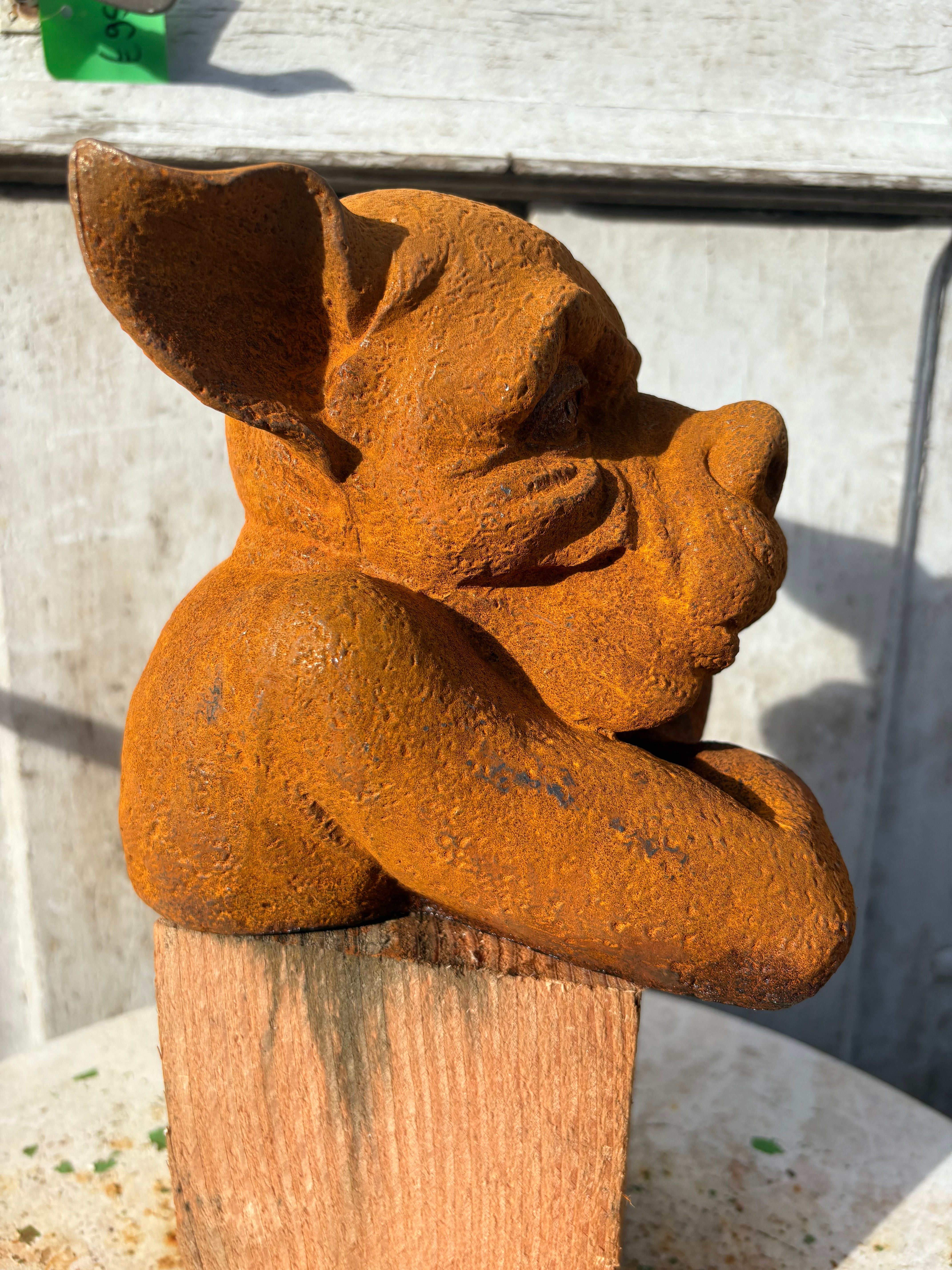 Eigenwijze hond van gietijzer