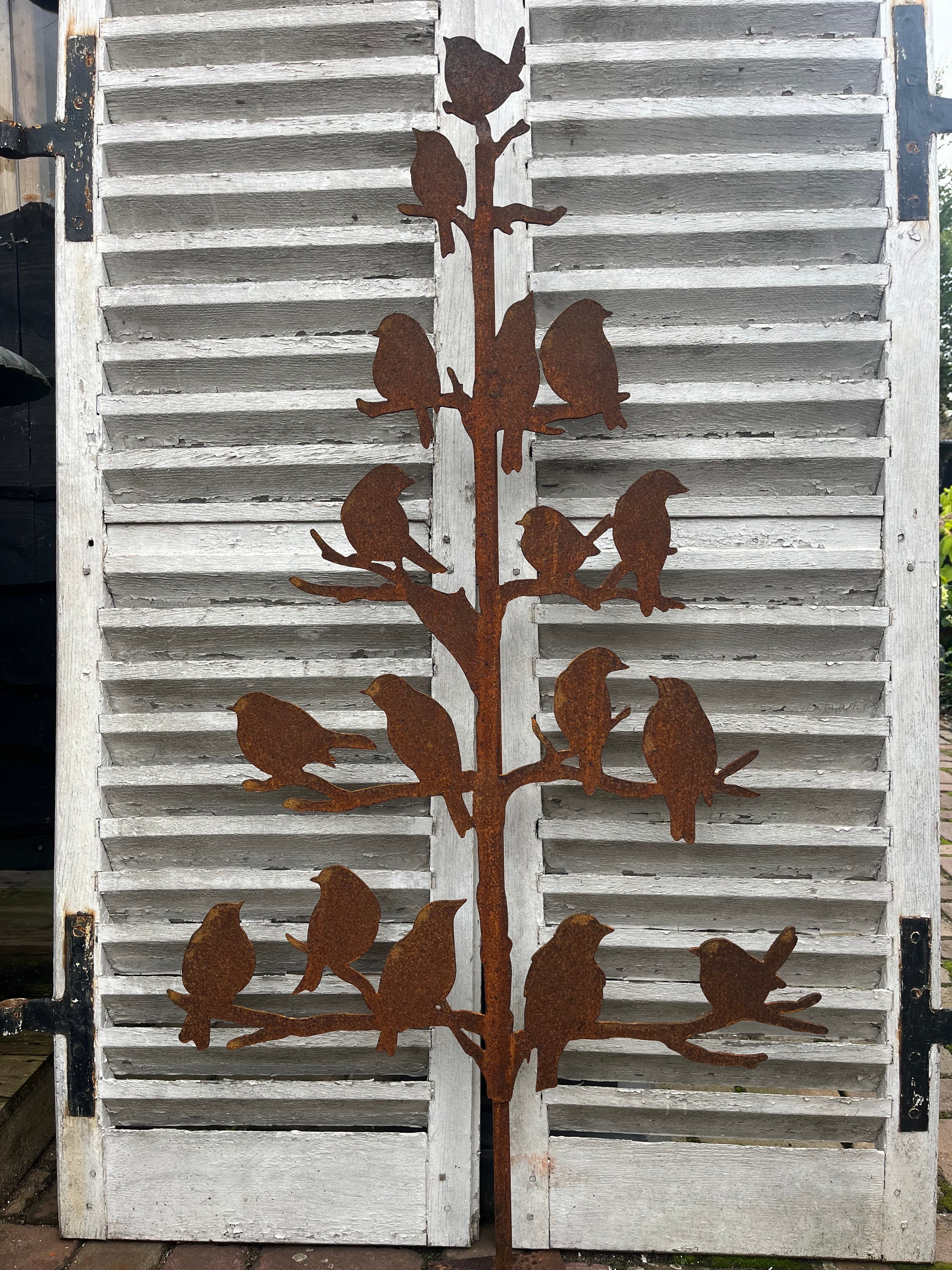 Prachtige XXL boom met vogels op plaat in eco-roest - Brocante bij Ingie