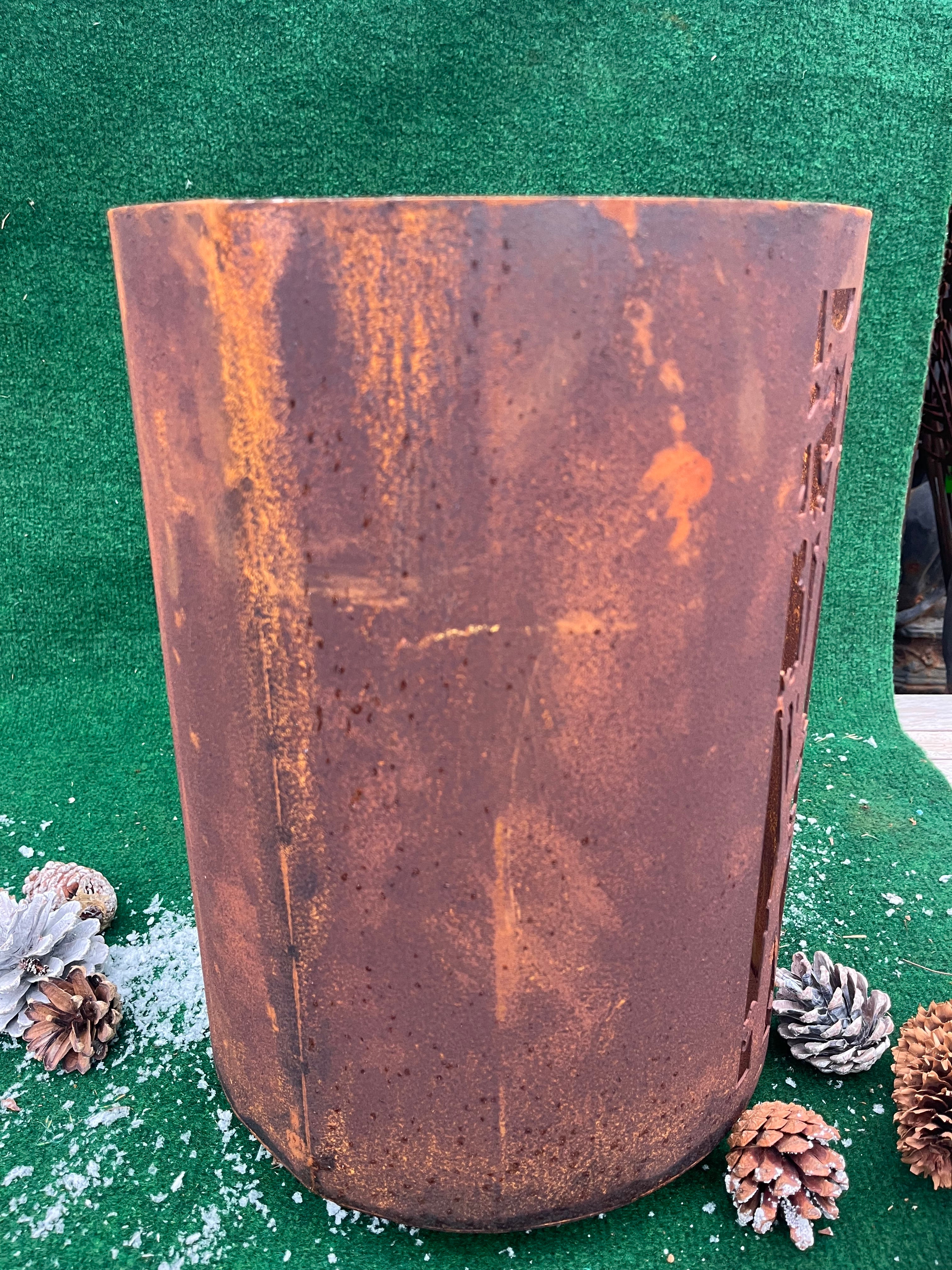 prachtig groot en zwaar windlicht van ecoroest met wild tafereel - Brocante bij Ingie