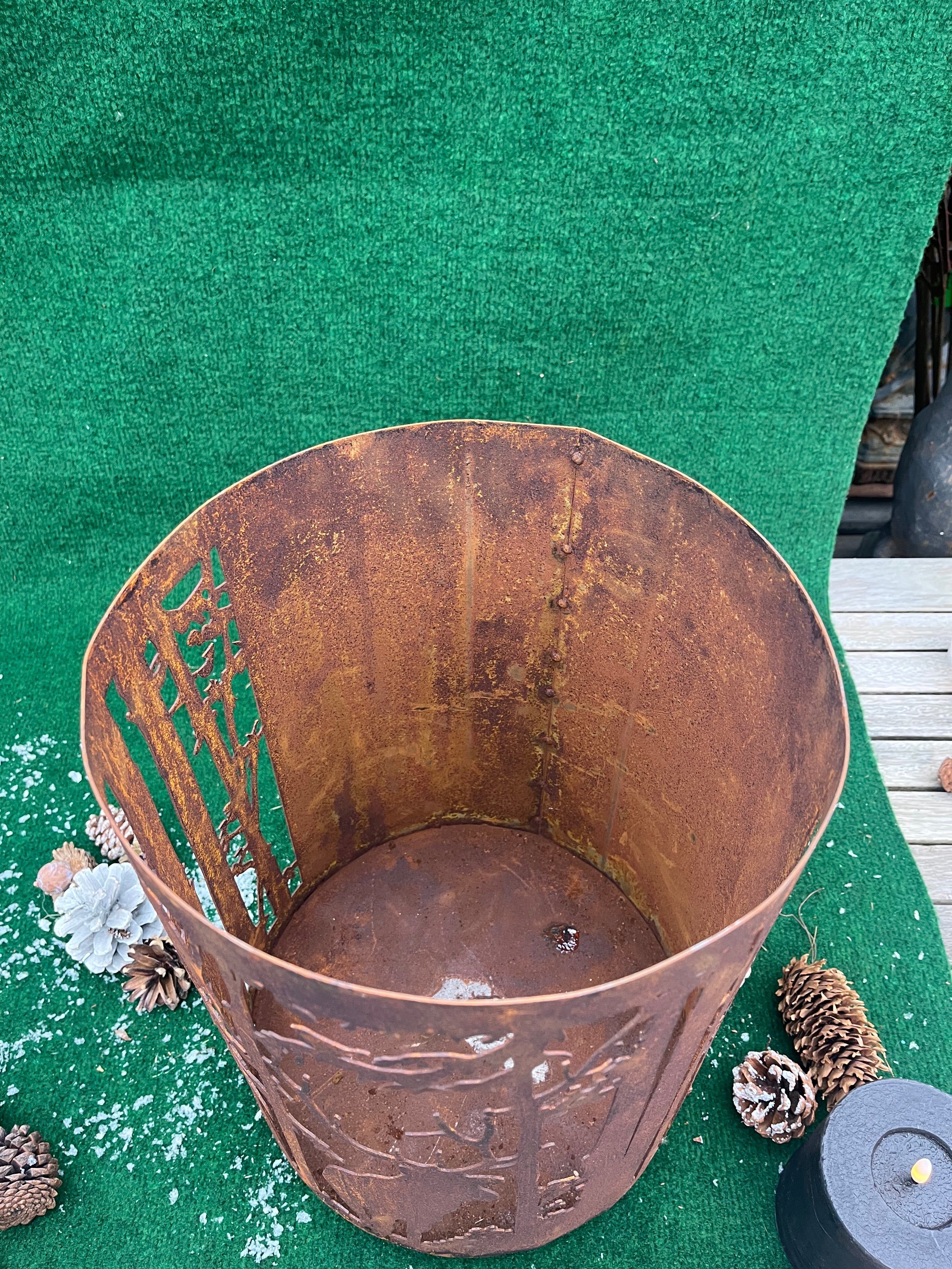 prachtig groot en zwaar windlicht van ecoroest met wild tafereel - Brocante bij Ingie