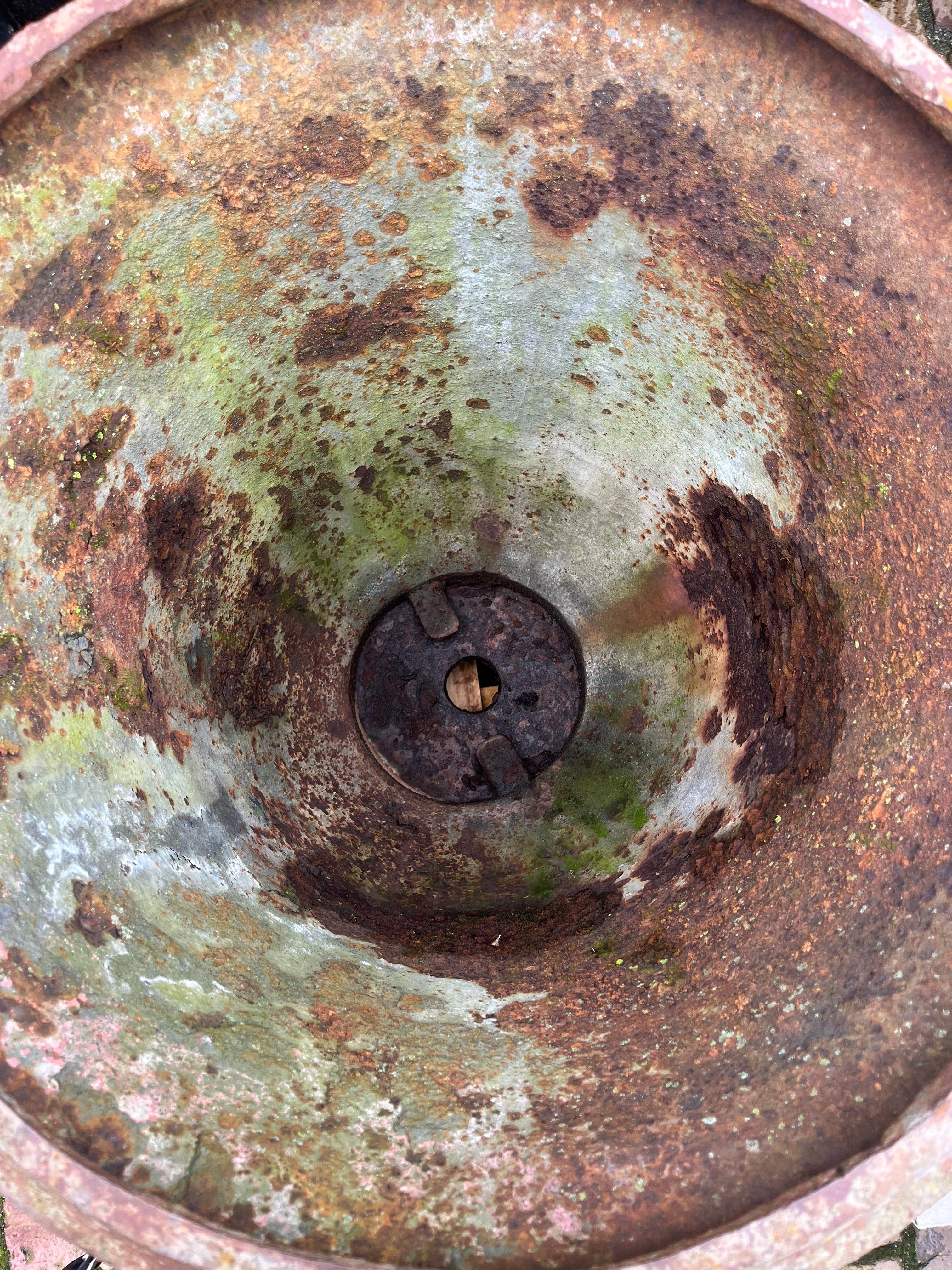 Anduze pot van gietijzer groot - Brocante bij Ingie