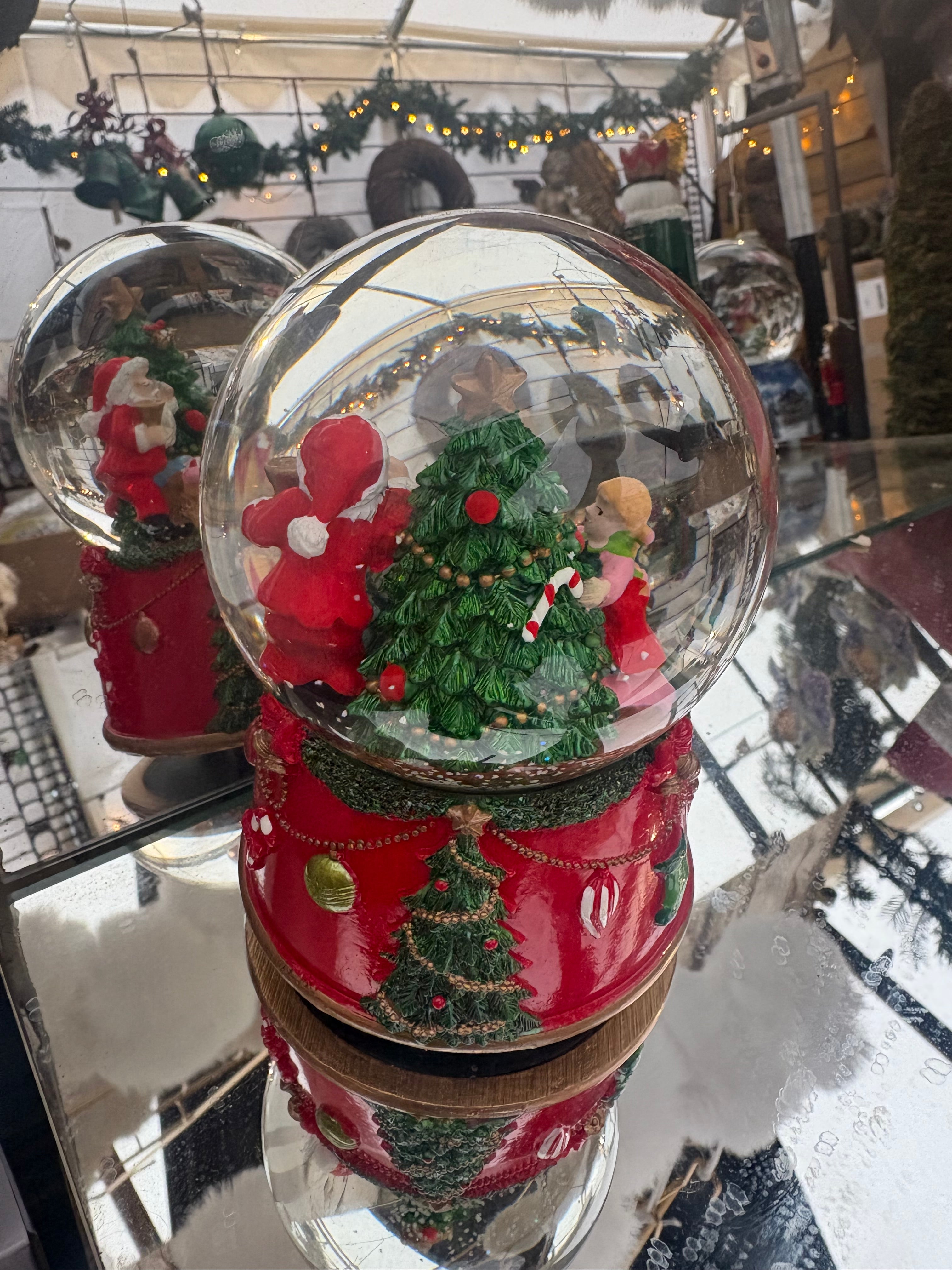 Muziek speel doos kerstman boom