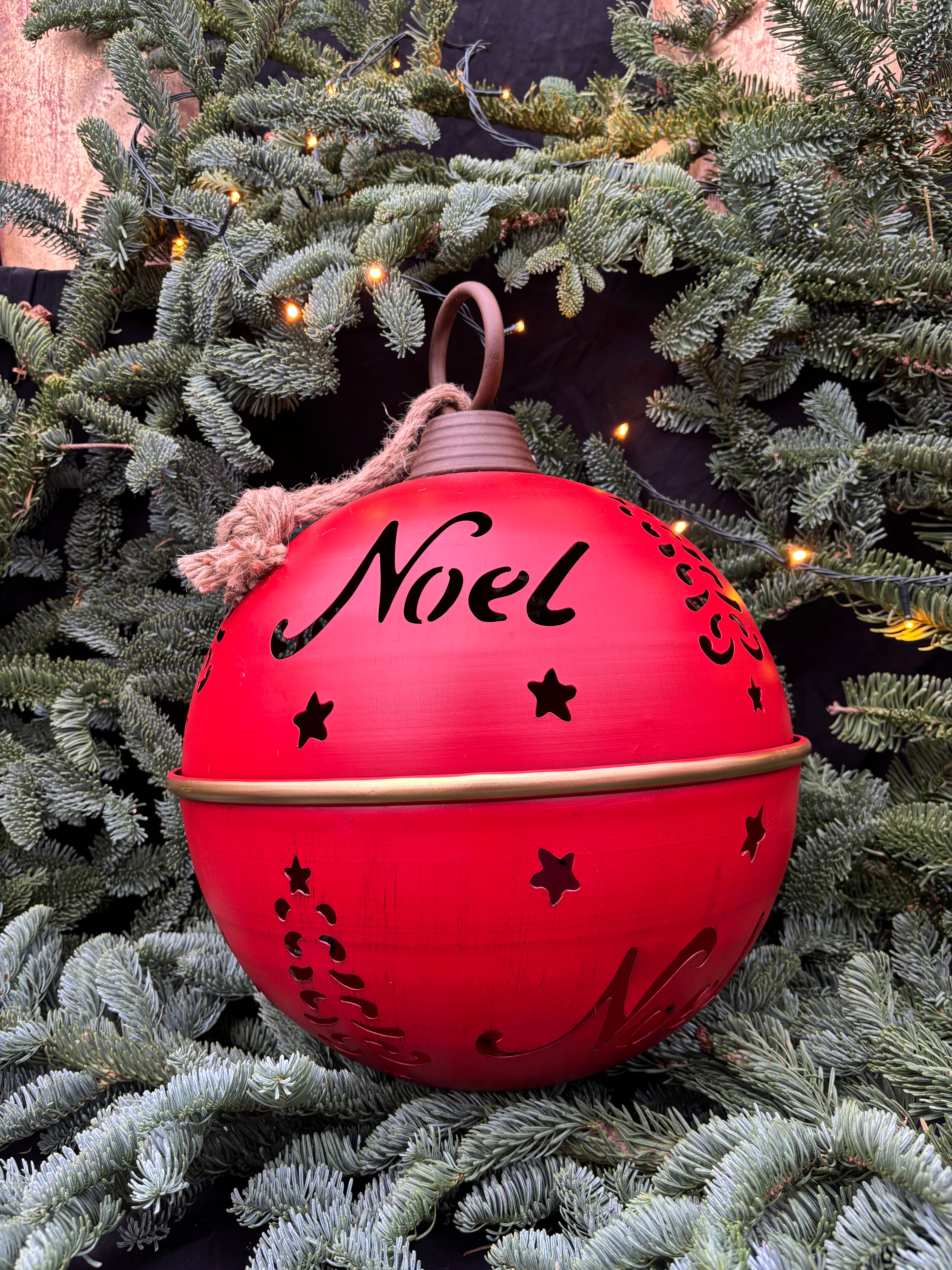 Kerstbal kerst bal ijzer rood met tekst NOEL - Brocante bij Ingie