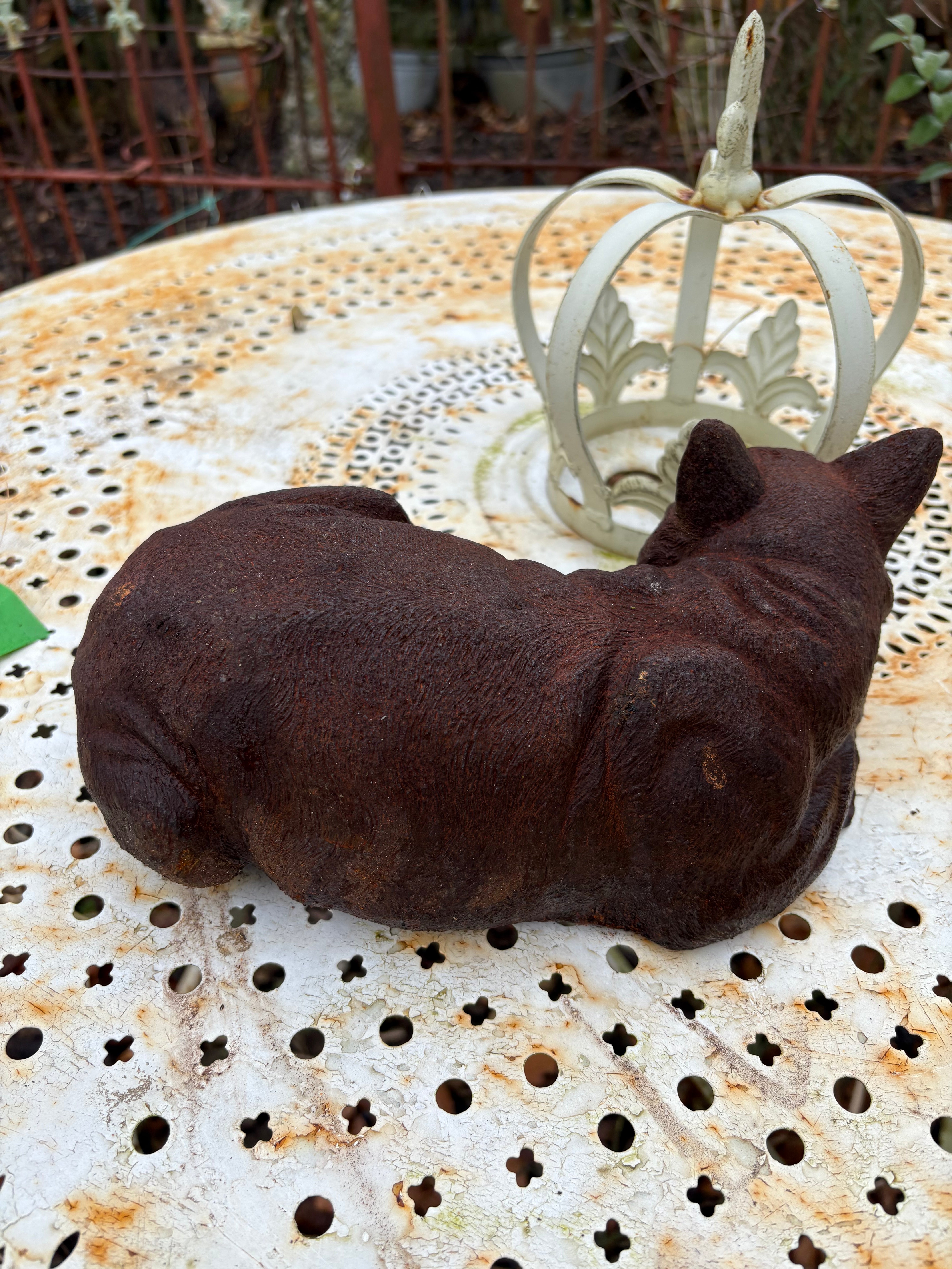 Schattige slapende kat van gietijzer - Brocante bij Ingie
