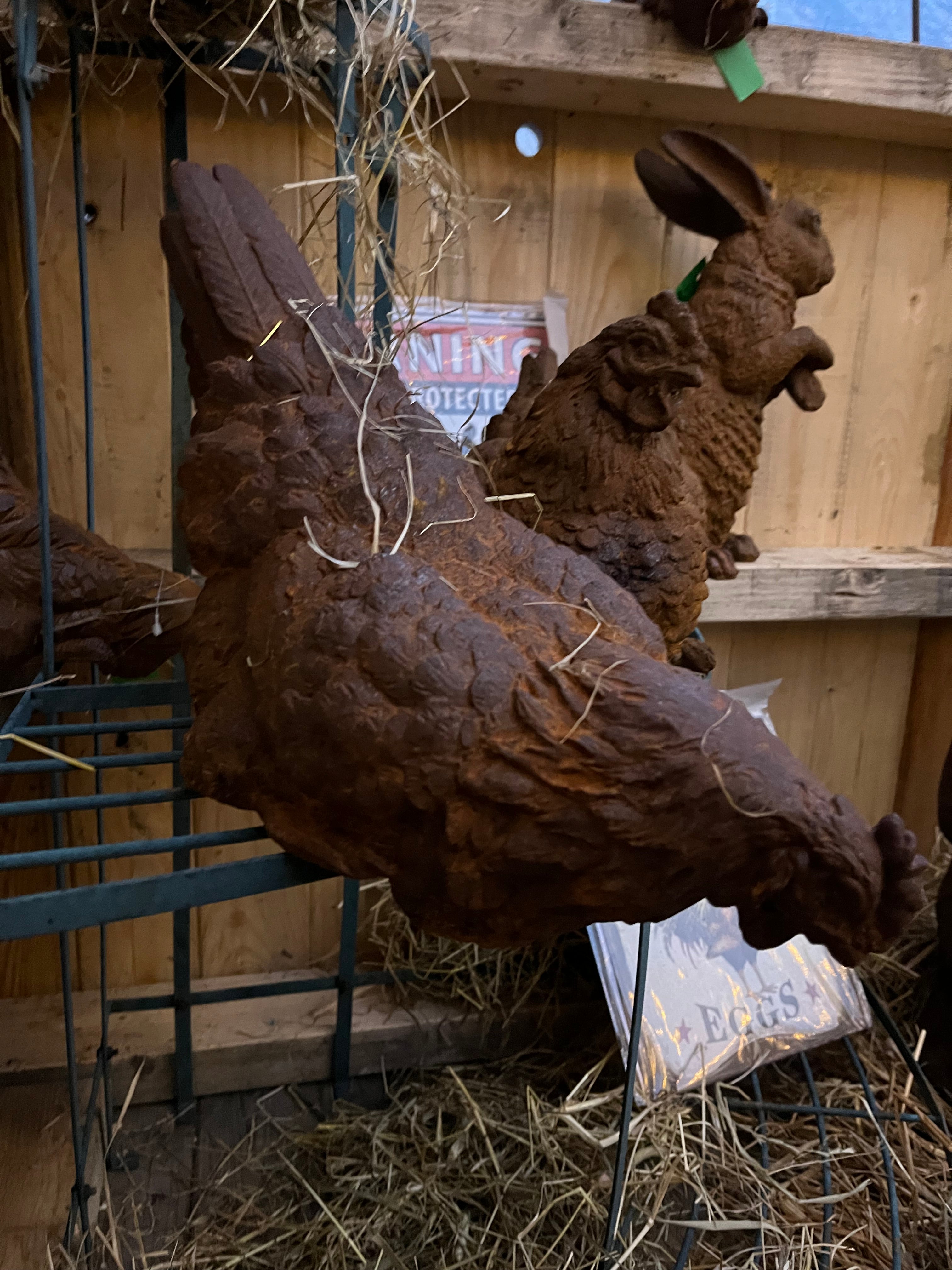 Grote pikkende kip van gietijzer - Brocante bij Ingie