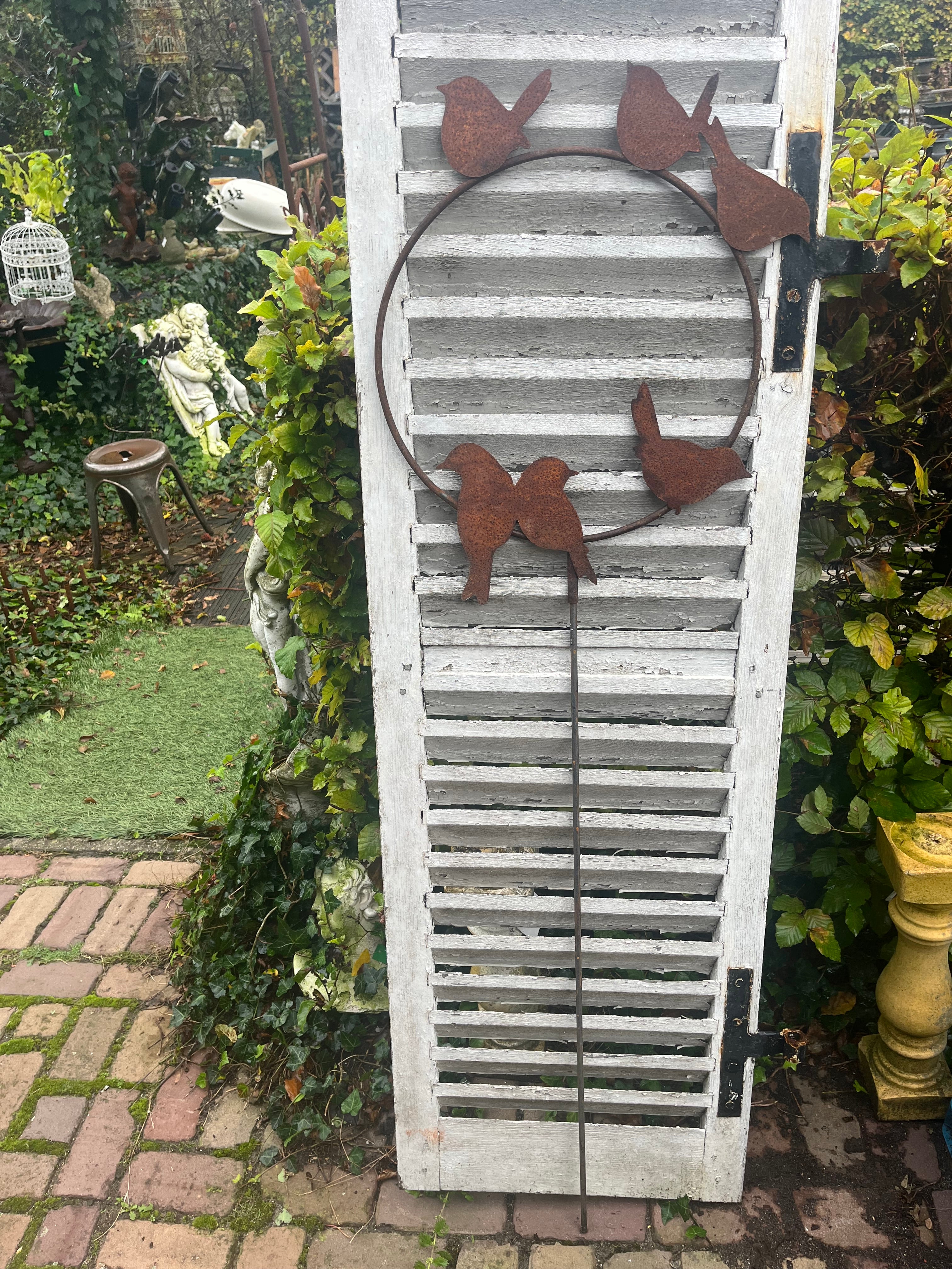 mooie ring met vogels op steker 1.25cm hoog in eco-roest - Brocante bij Ingie