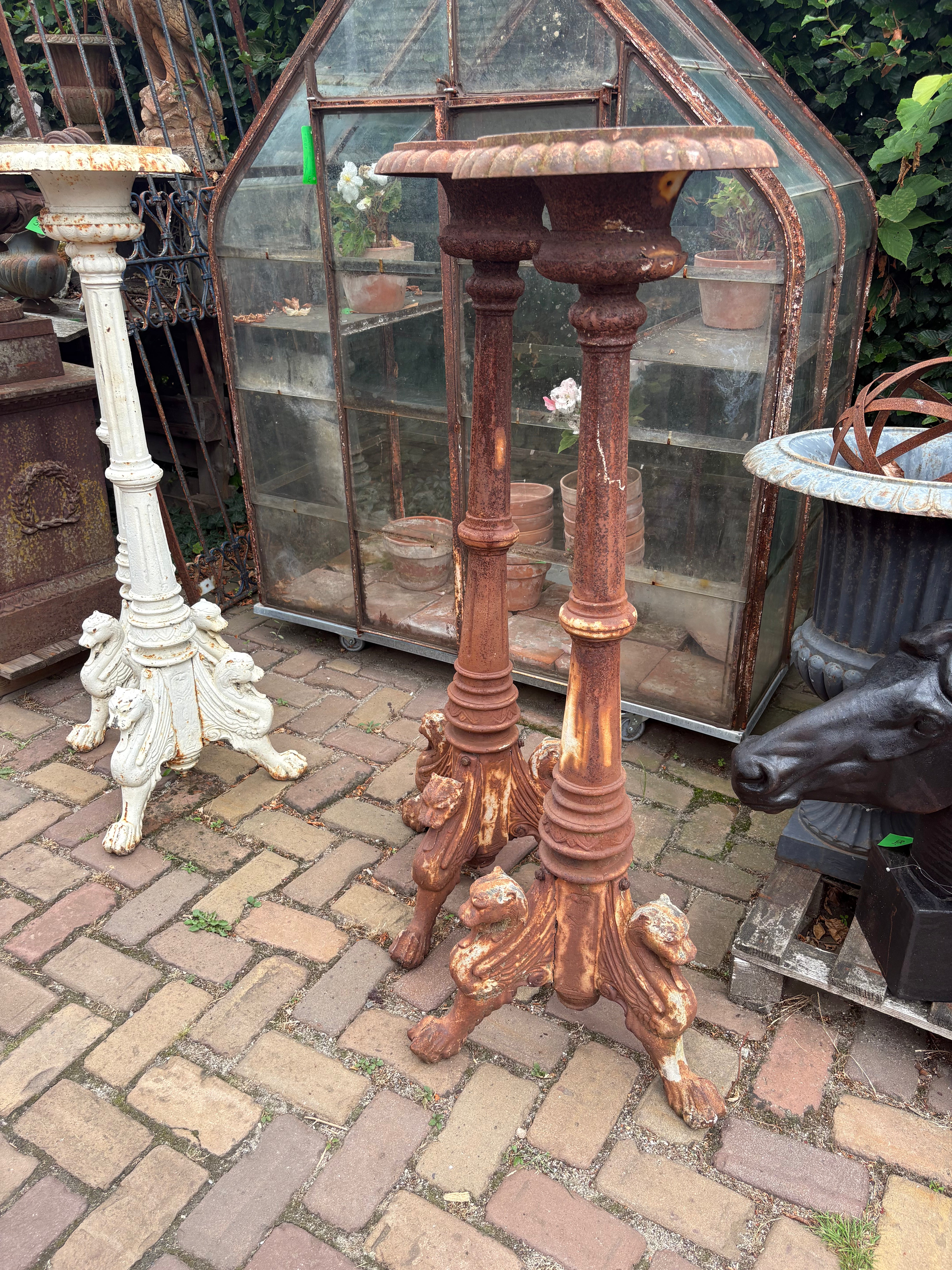 Gietijzeren set van 2 kasteel kandelaars wit/ roestkleurig - Brocante bij Ingie