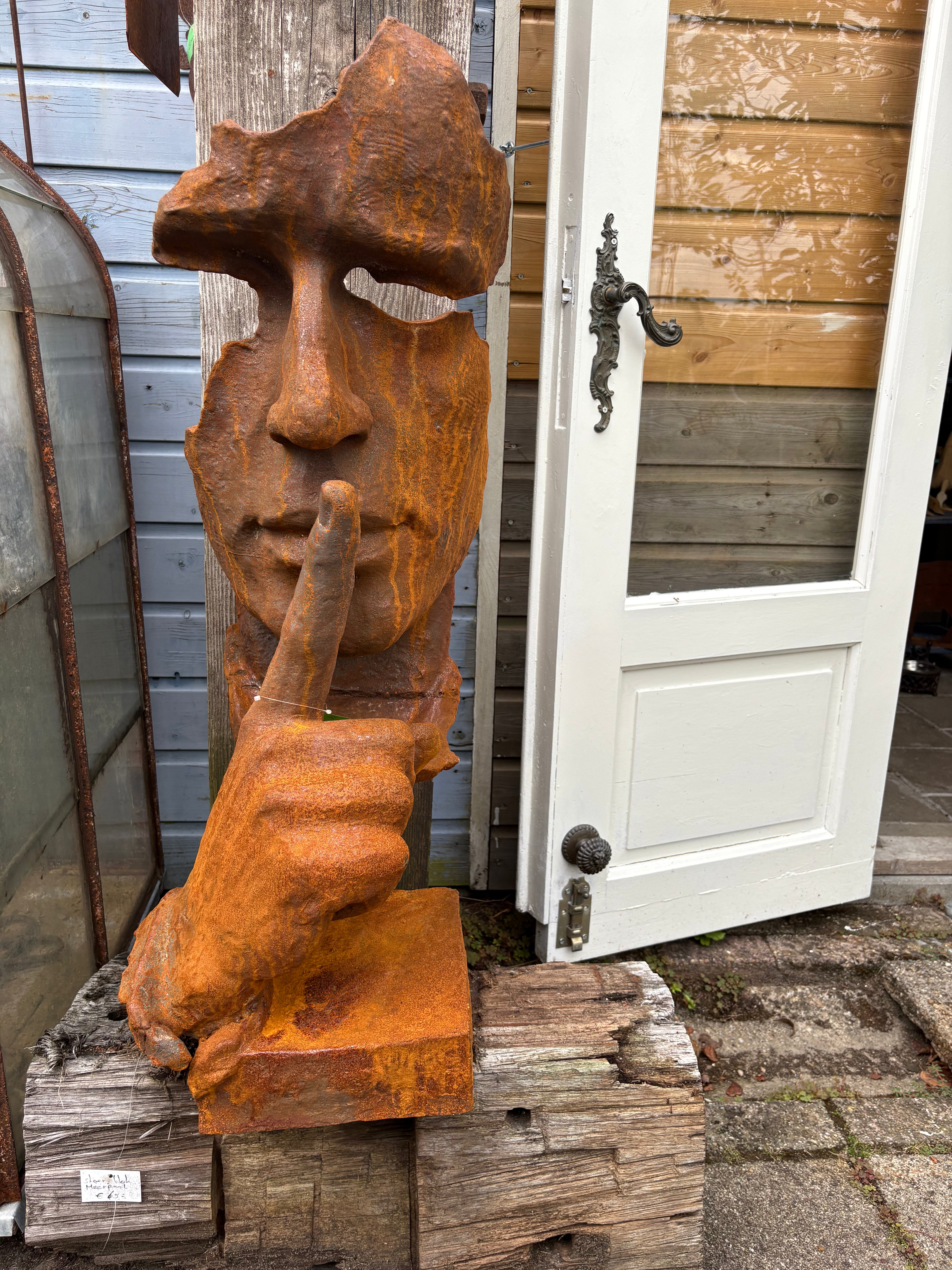 XXL gietijzeren (tuin) beeld gezicht "DE FLUISTERAAR"