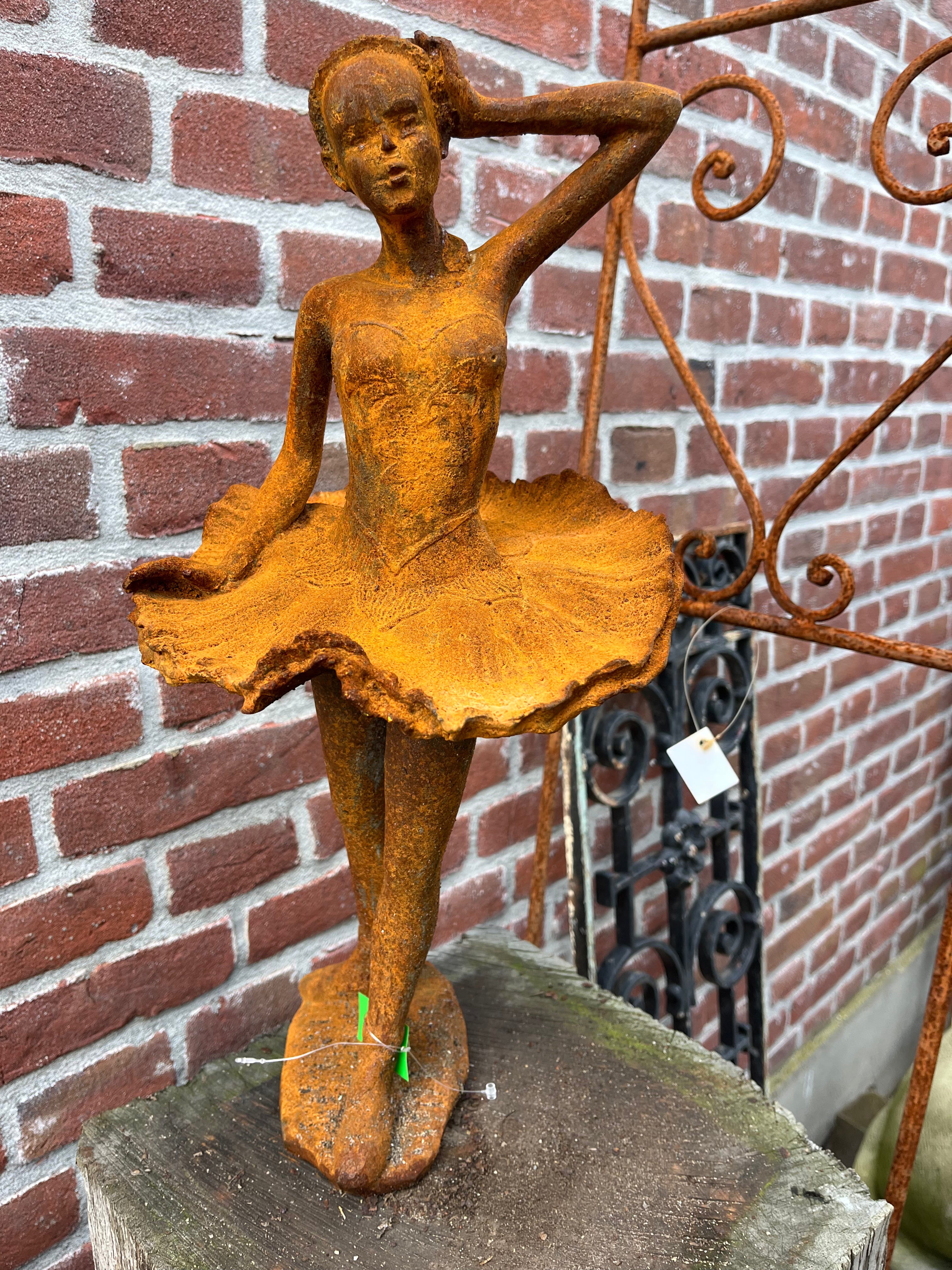 Ballerina in gietijzer - Brocante bij Ingie