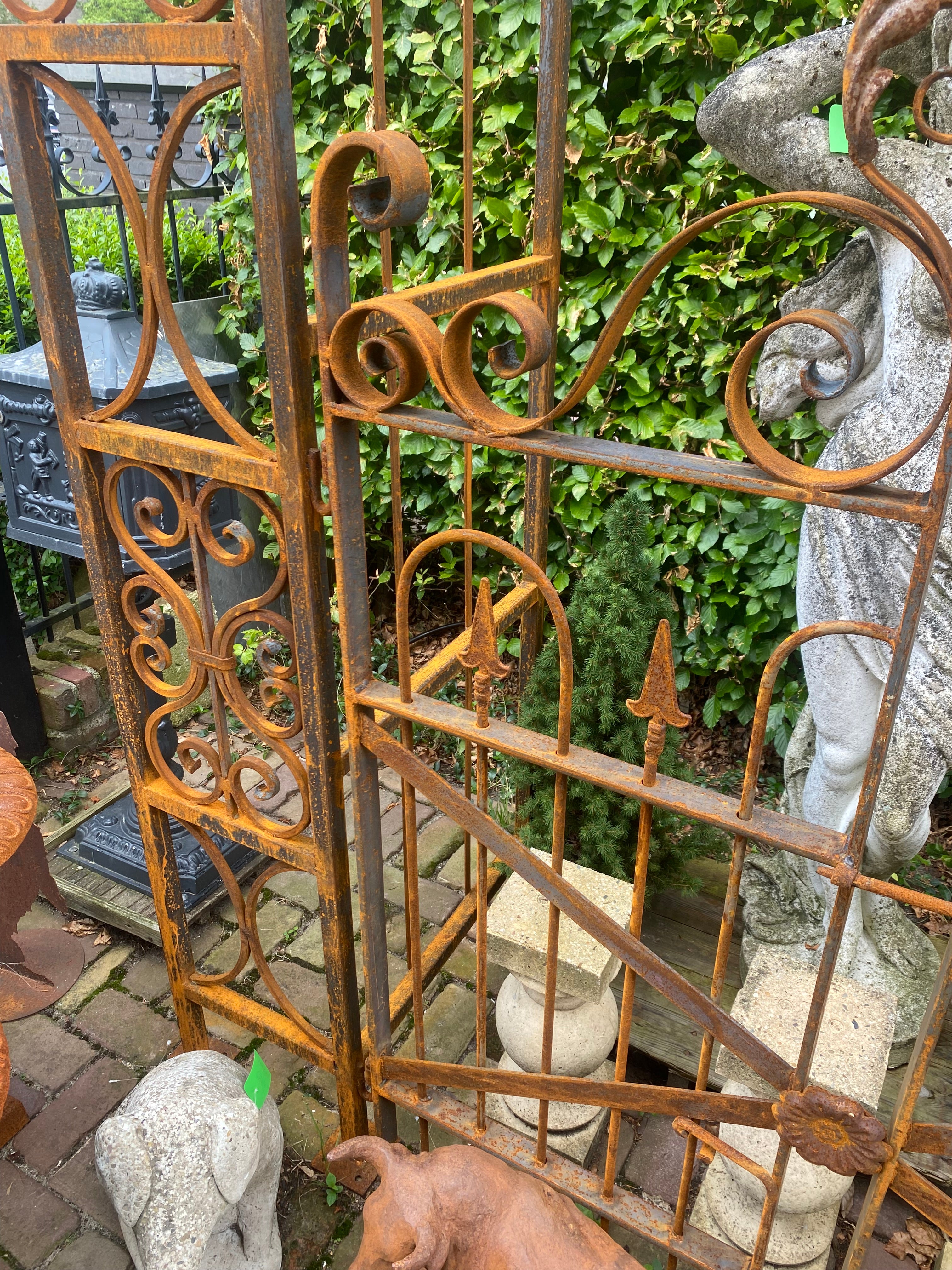 Rozenboog met deuren smeedijzer - Brocante bij Ingie