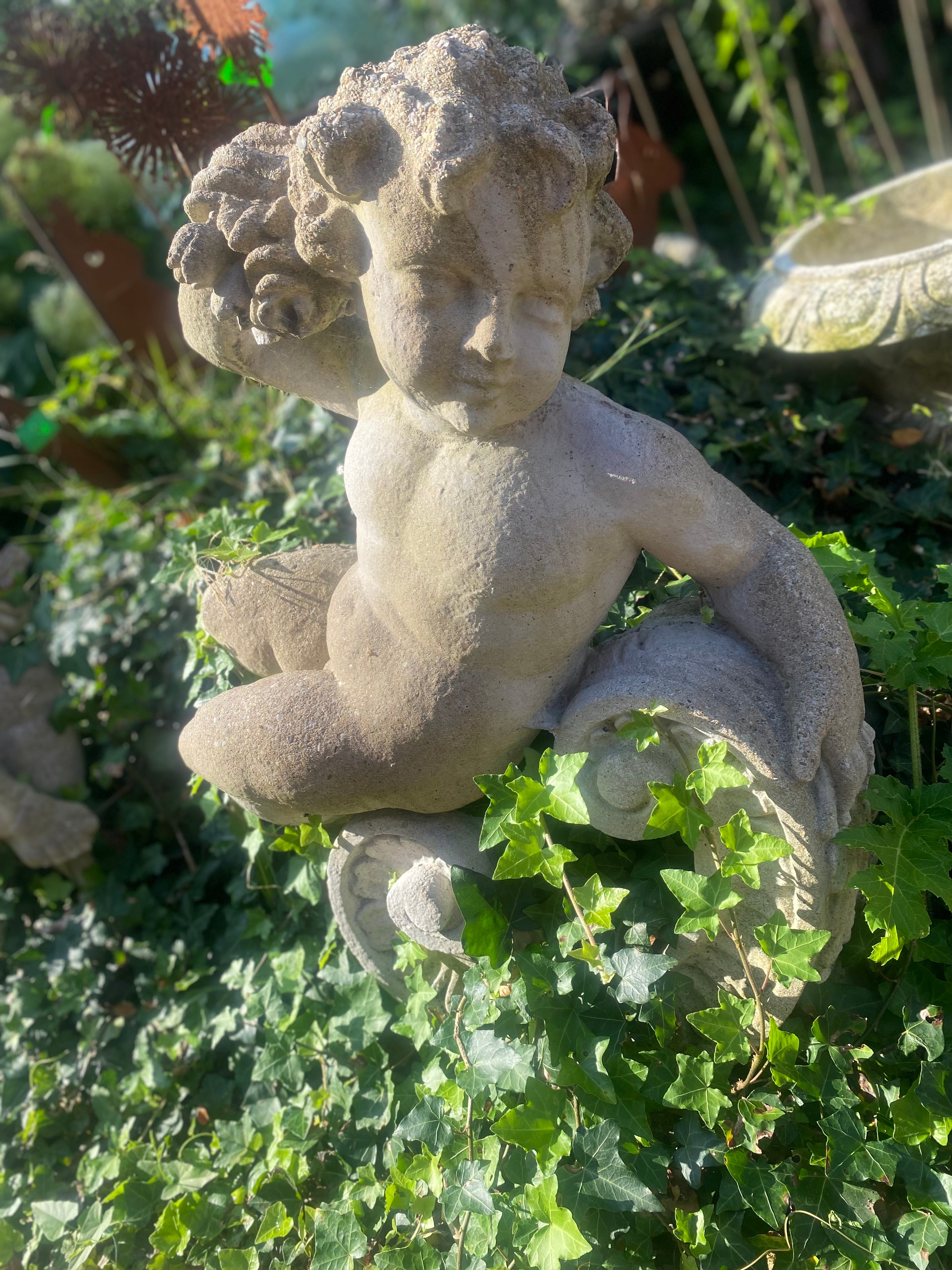 Set van 2x grote liggende Putti engel van beton