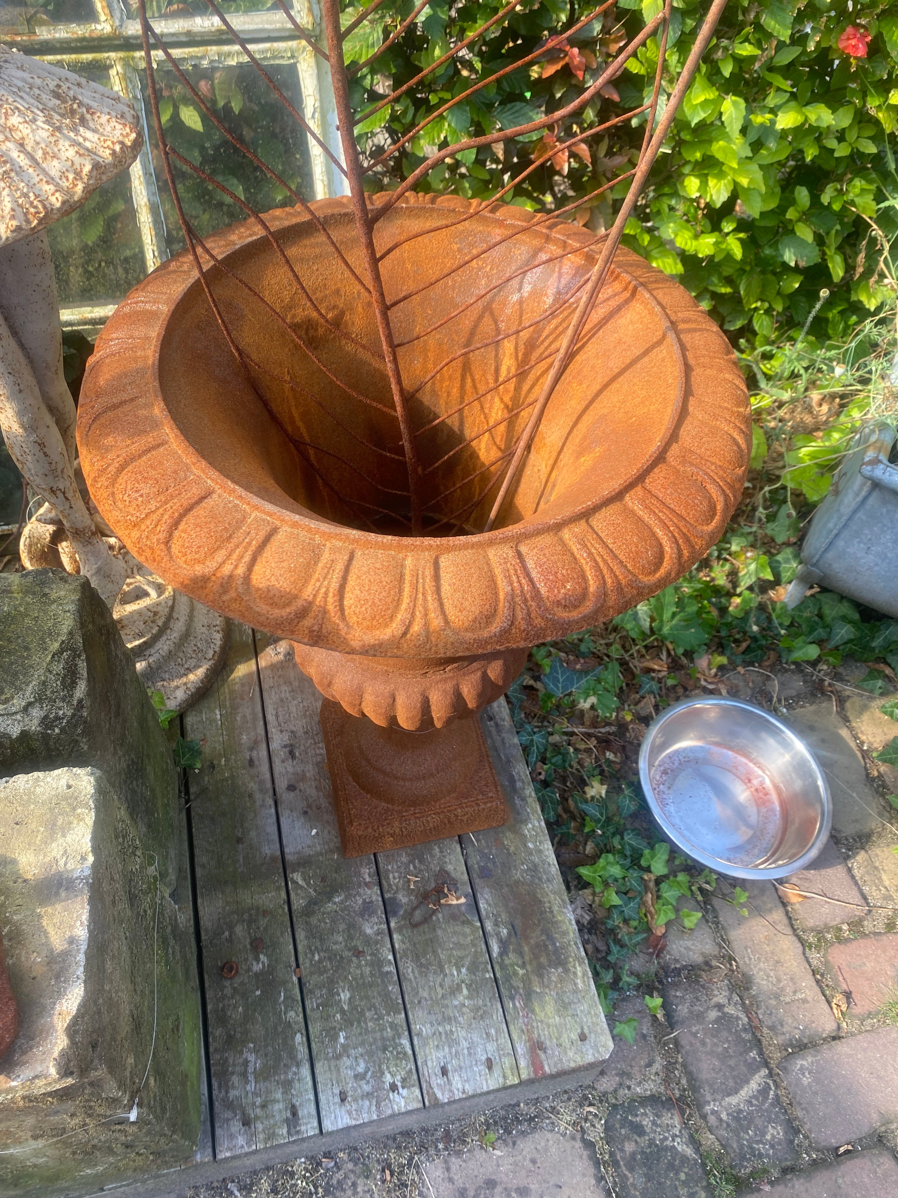 Louvre vaas gietijzer 62cm - Brocante bij Ingie