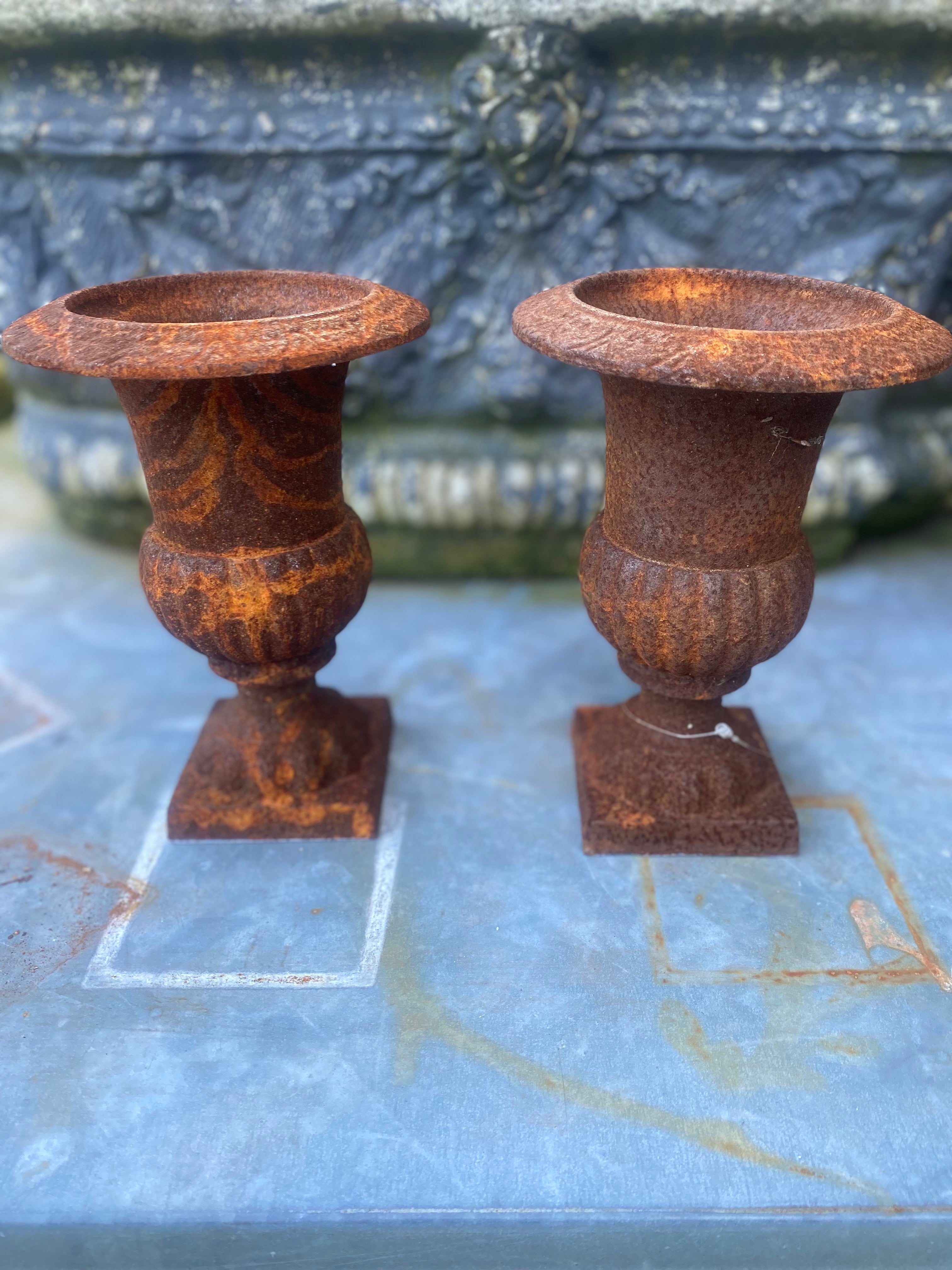 Louvre vaas gietijzer 21cm - Brocante bij Ingie