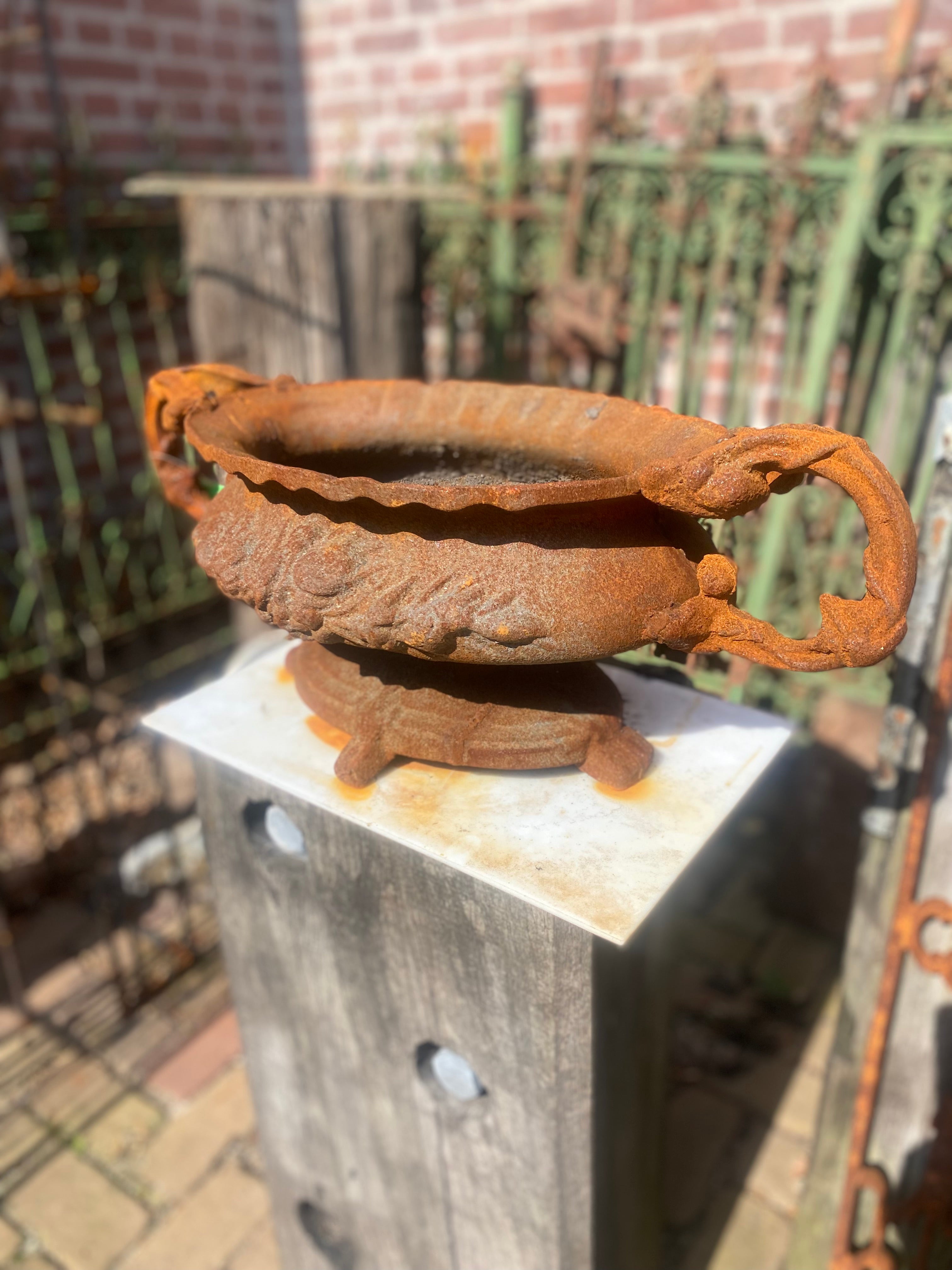 Jardinière van gietijzer - Brocante bij Ingie