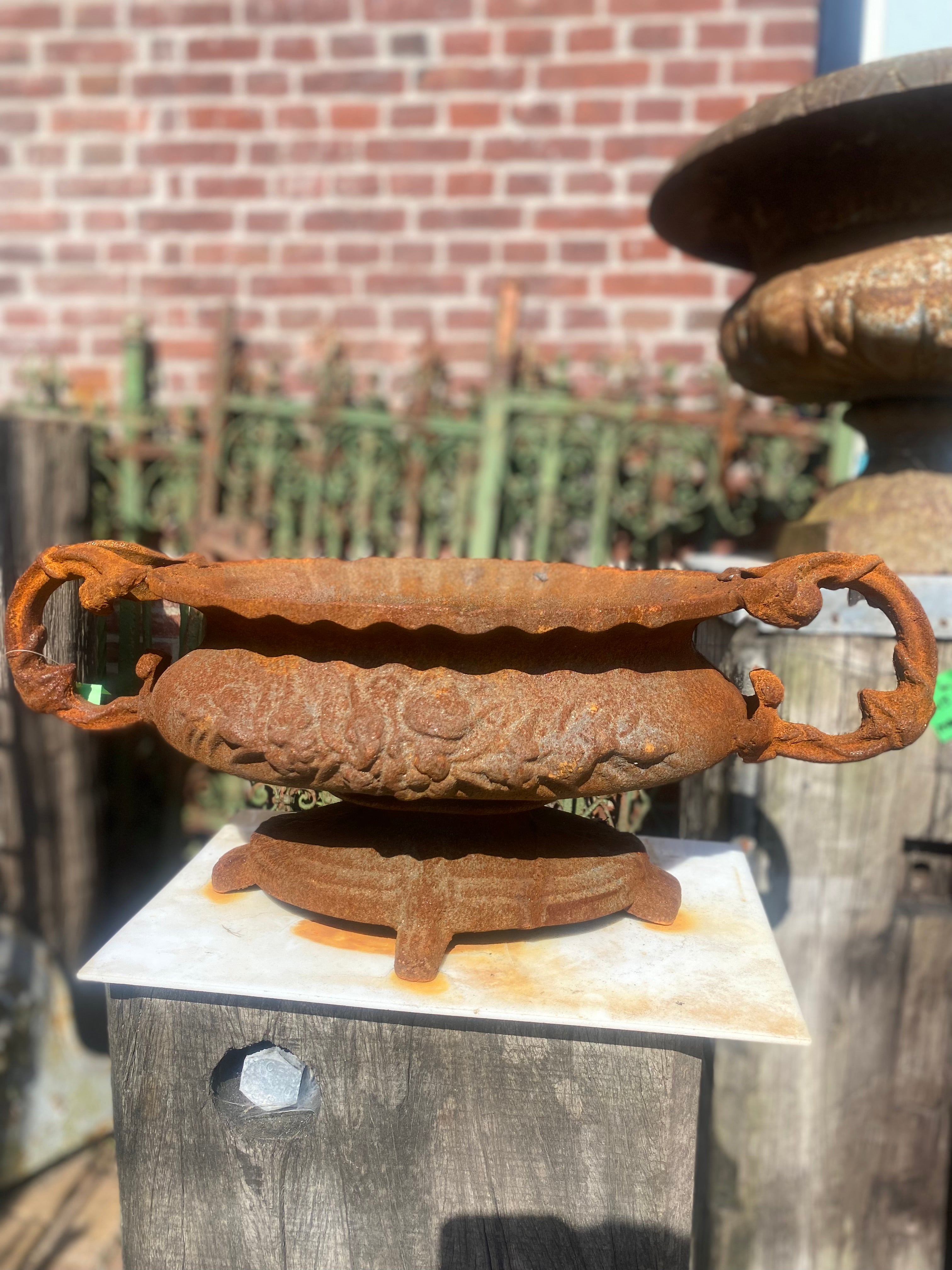 Jardinière van gietijzer - Brocante bij Ingie