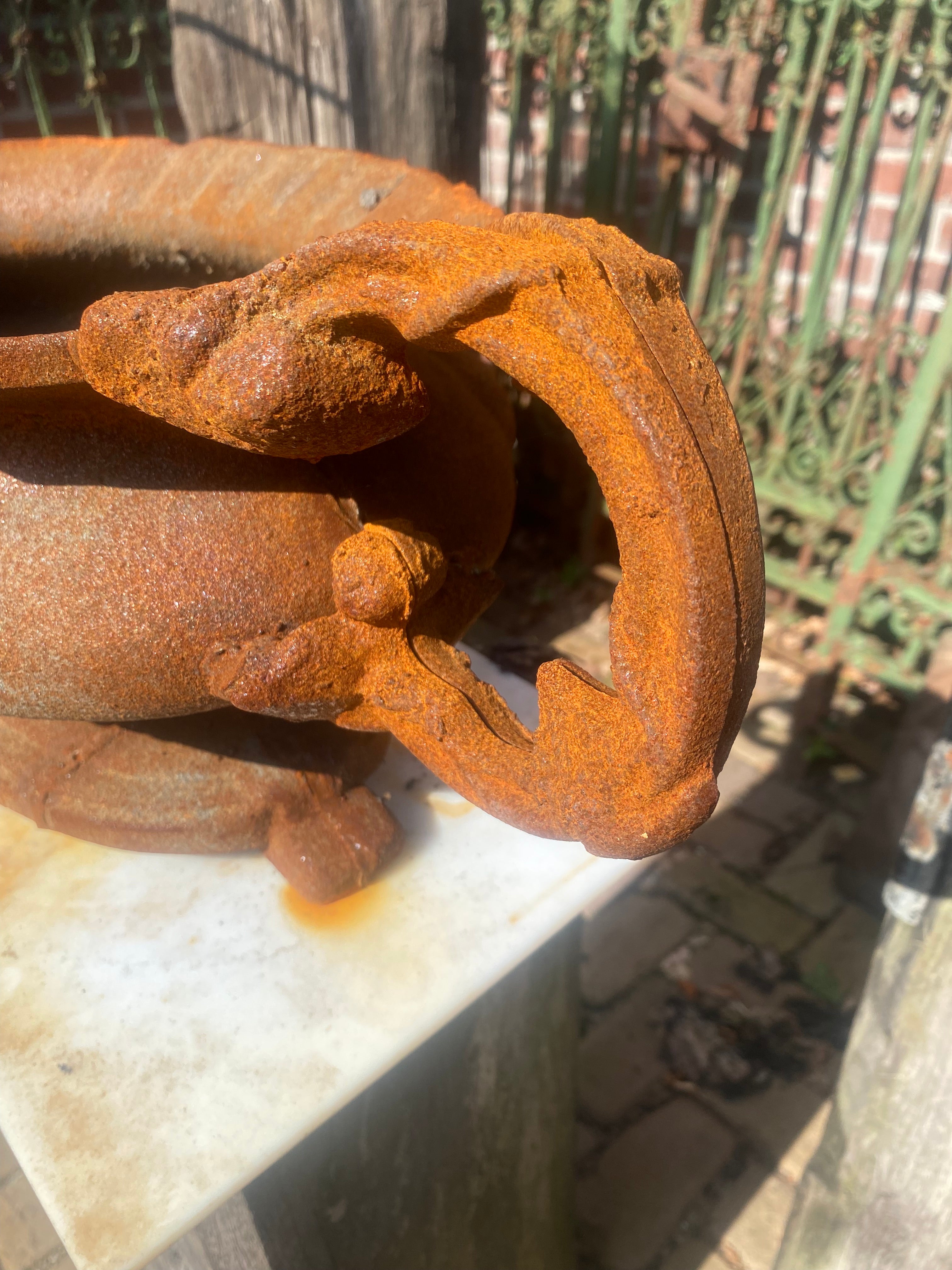 Jardinière van gietijzer - Brocante bij Ingie