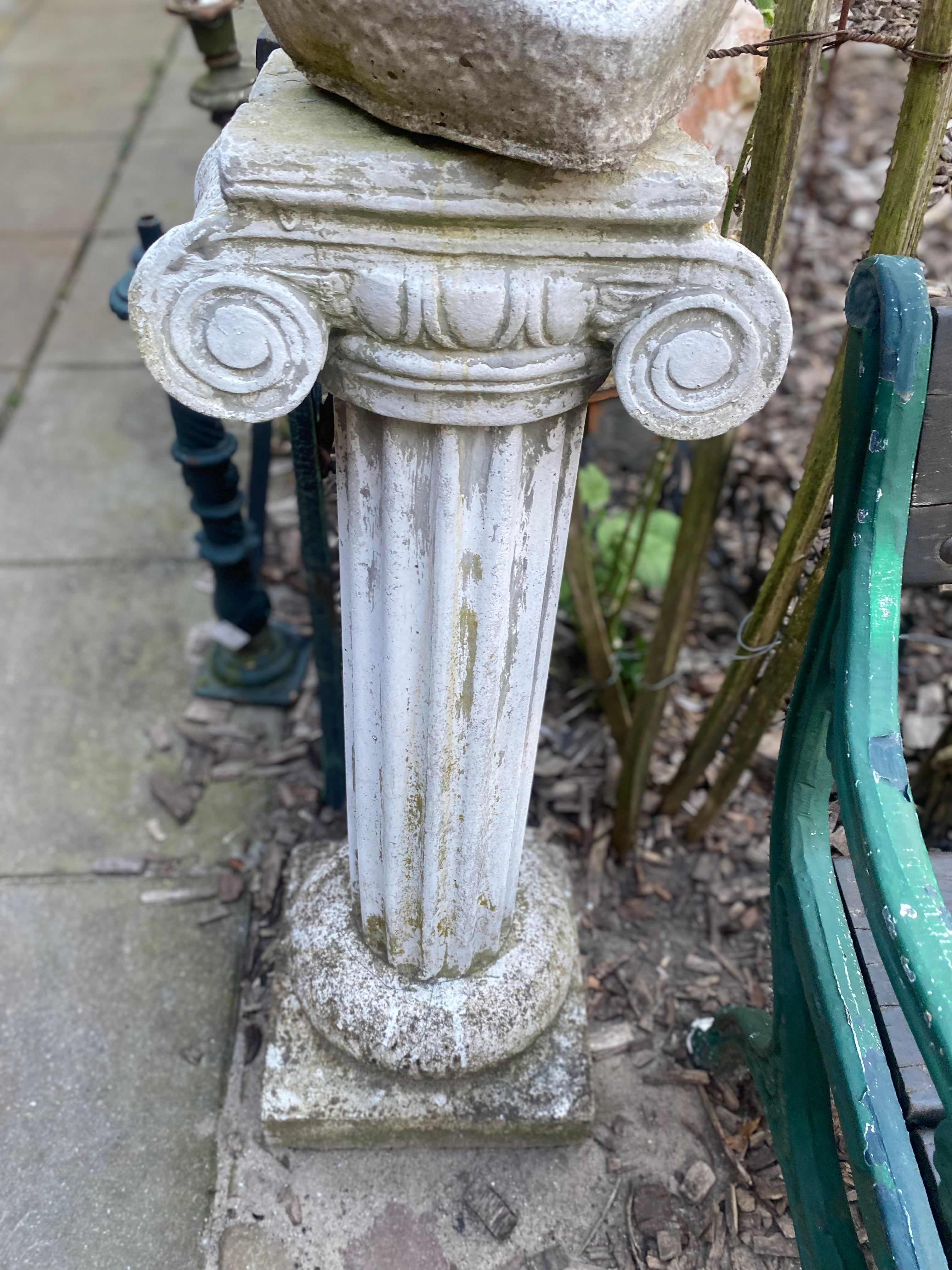 stoere buste van mooi verweerd beton