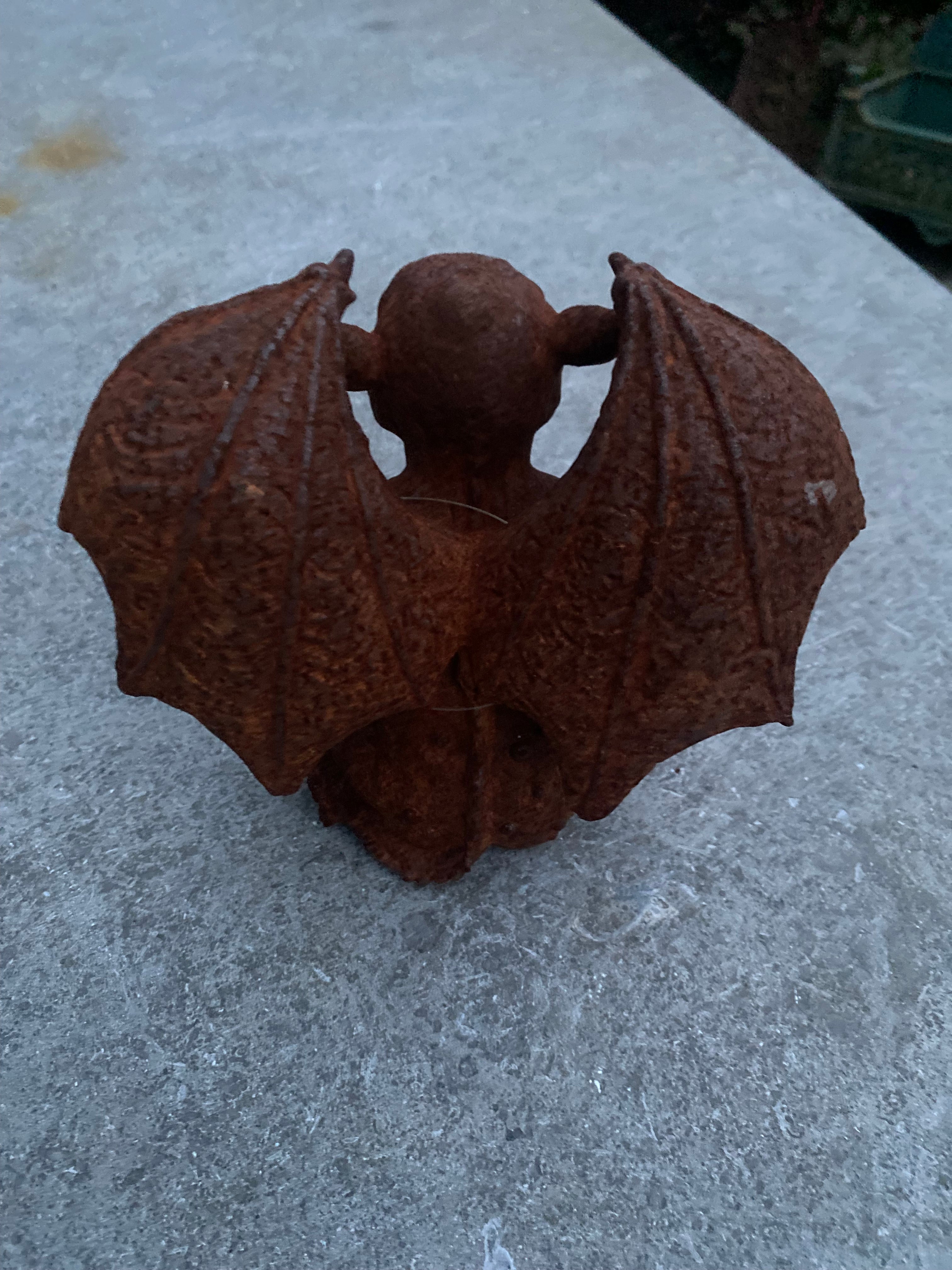 kleine gietijzeren Gargouille ,torenwachter - Brocante bij Ingie