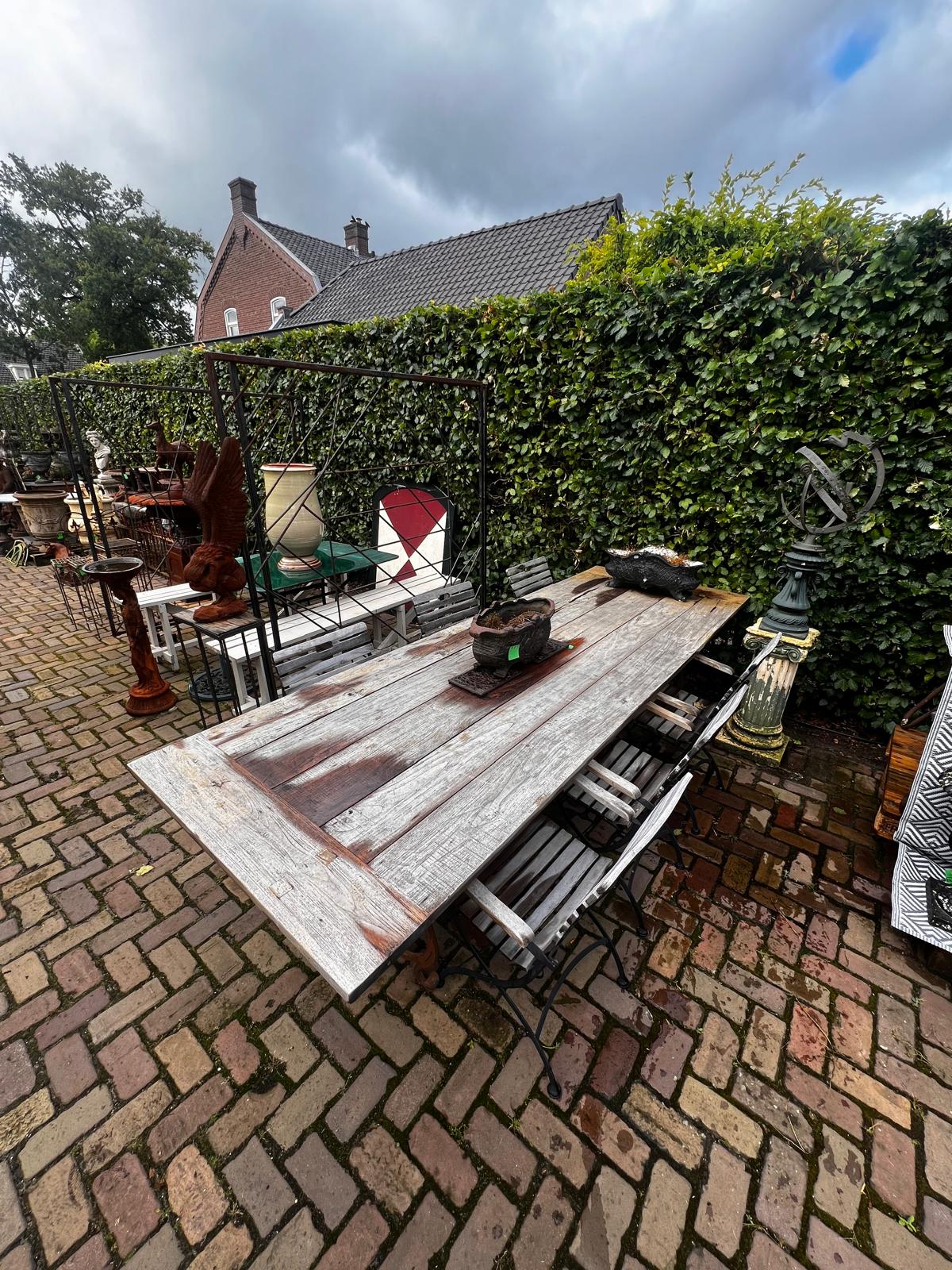 tuintafel, smeedijzer onderstel, teakhouten blad, uniek!