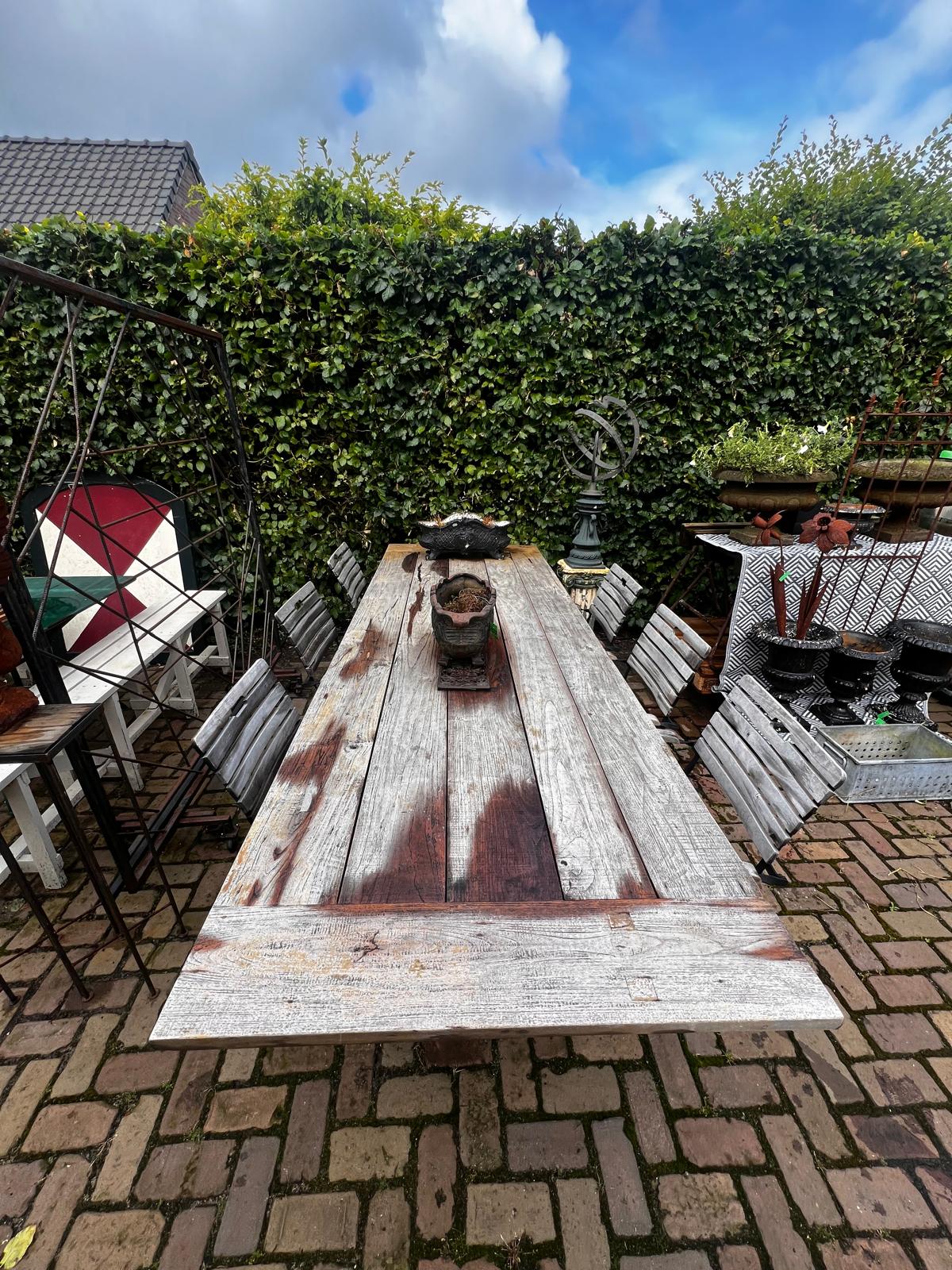 tuintafel, smeedijzer onderstel, teakhouten blad, uniek!