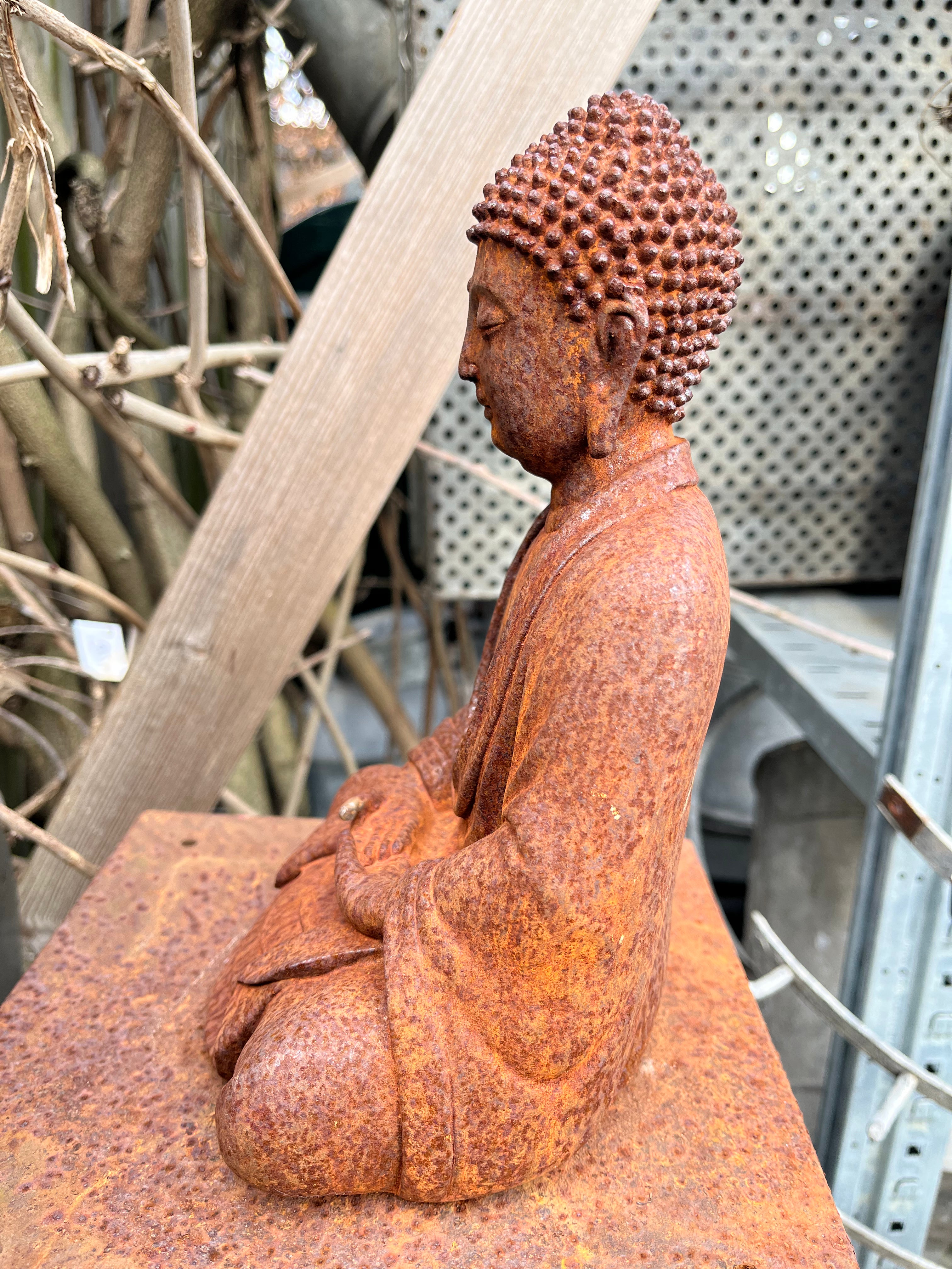 Boedha van gietijzer - Brocante bij Ingie