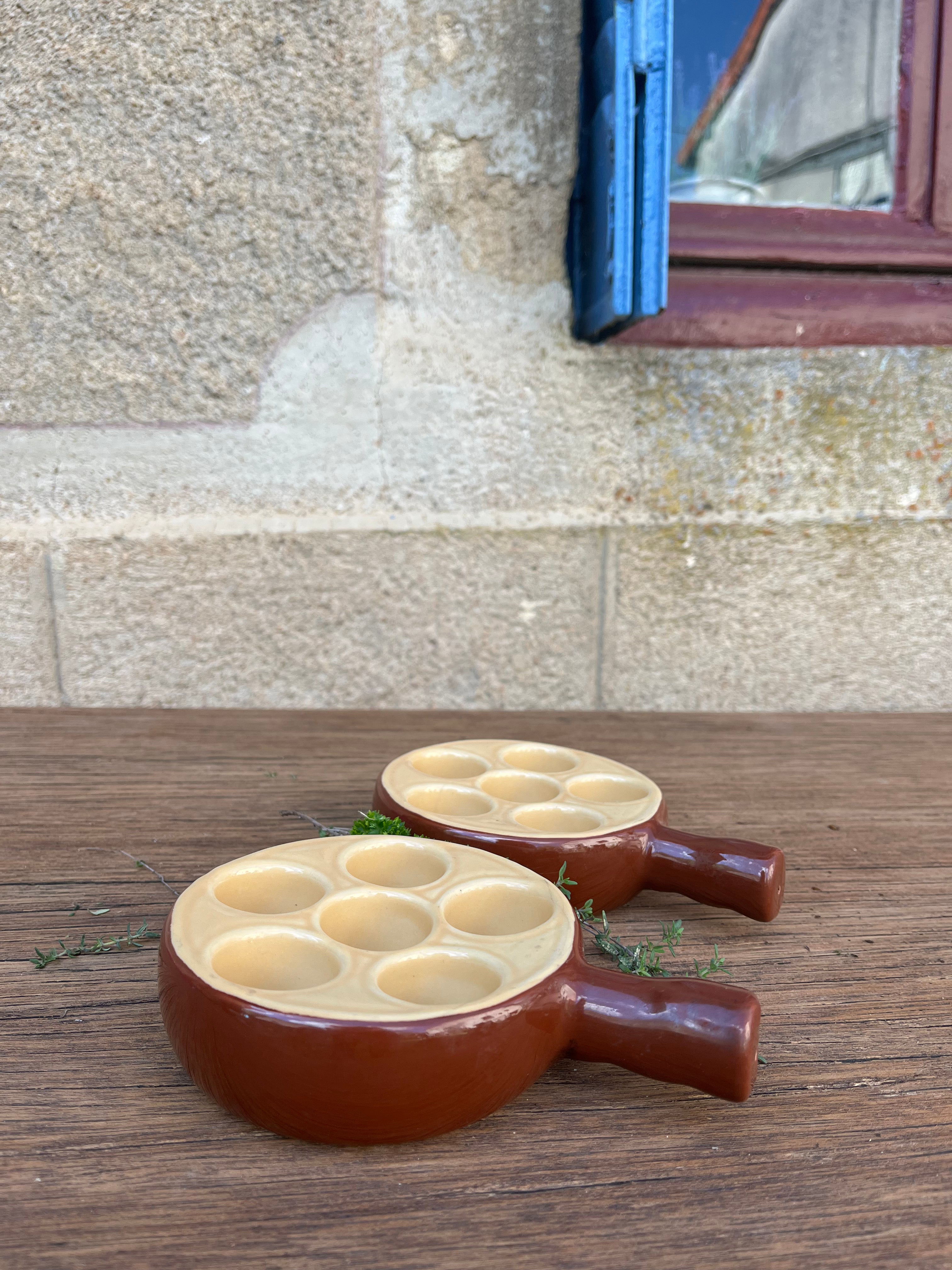 Escargots bakjes, set van 2 vanille kleur, origineel uit Frankrijk - Brocante bij Ingie