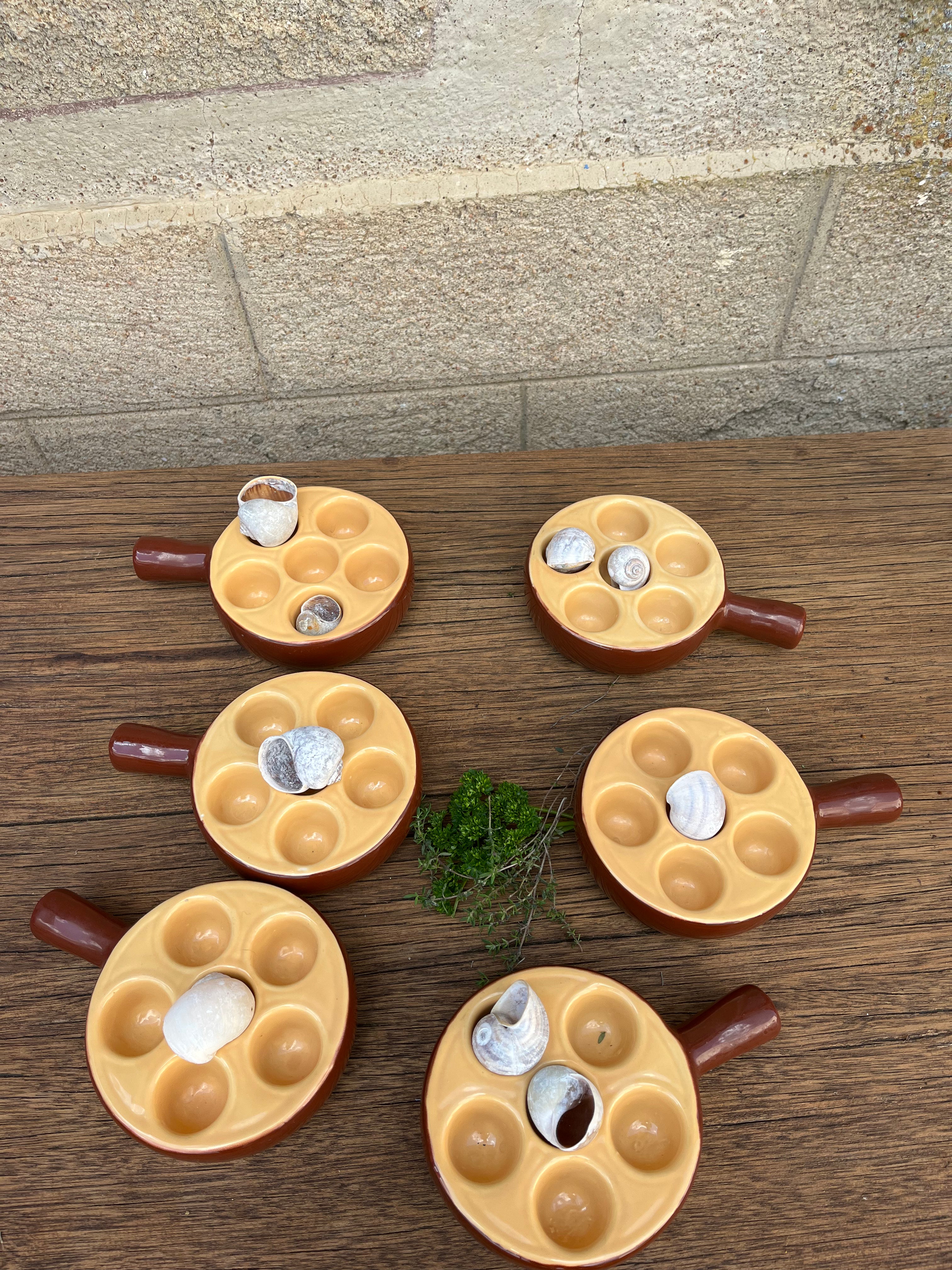 Escargots bakjes, set van 6 geel , origineel uit Frankrijk - Brocante bij Ingie
