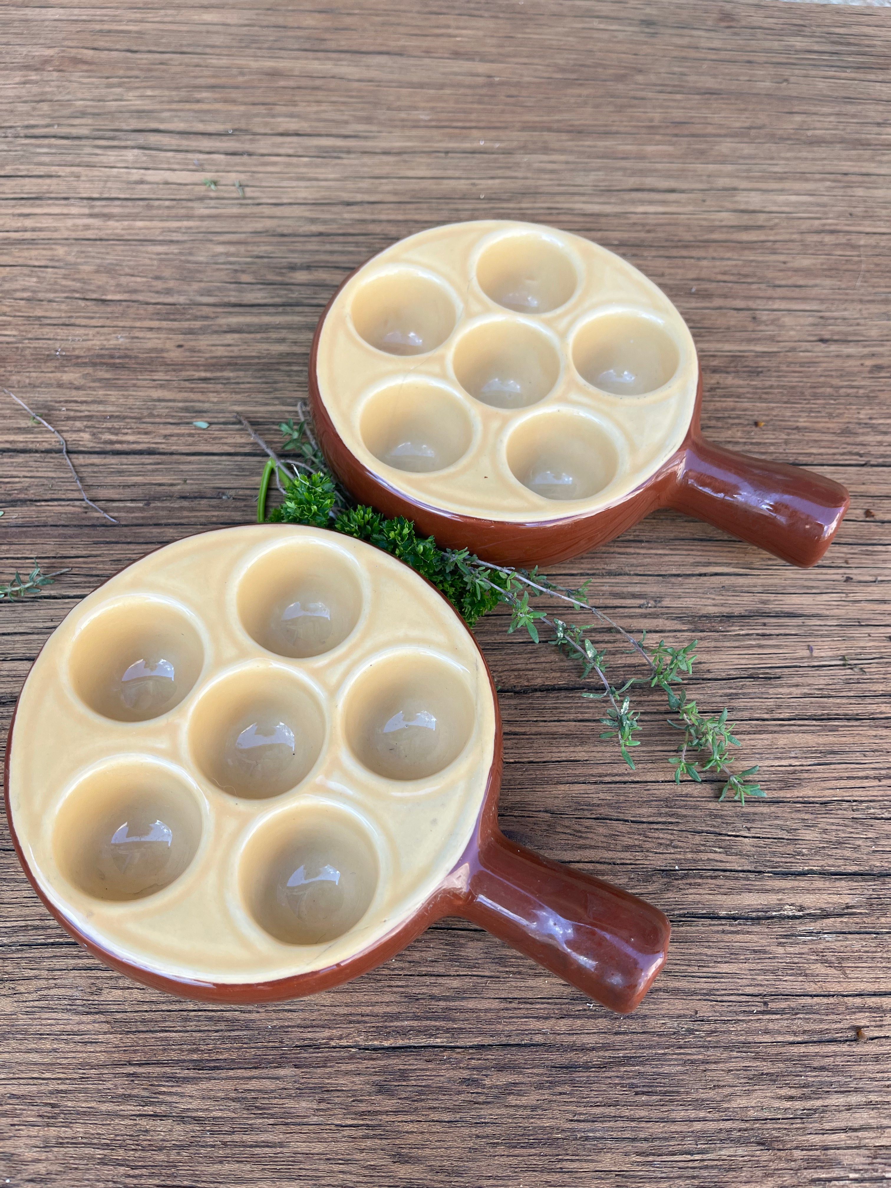 Escargots bakjes, set van 2 vanille kleur, origineel uit Frankrijk - Brocante bij Ingie