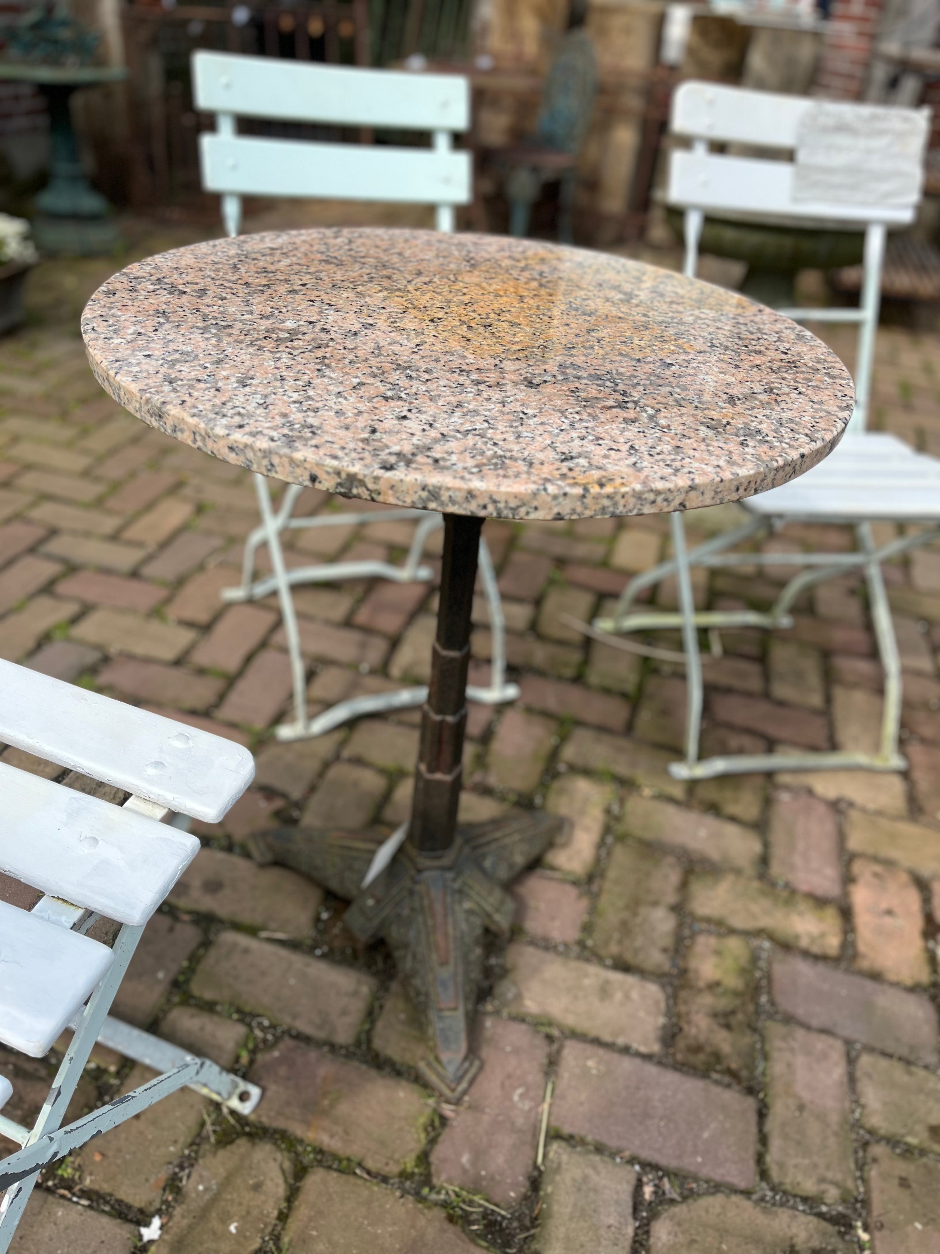 tuin tafel bistro tafeltje met rond Italiaans marmeren blad - Brocante bij Ingie