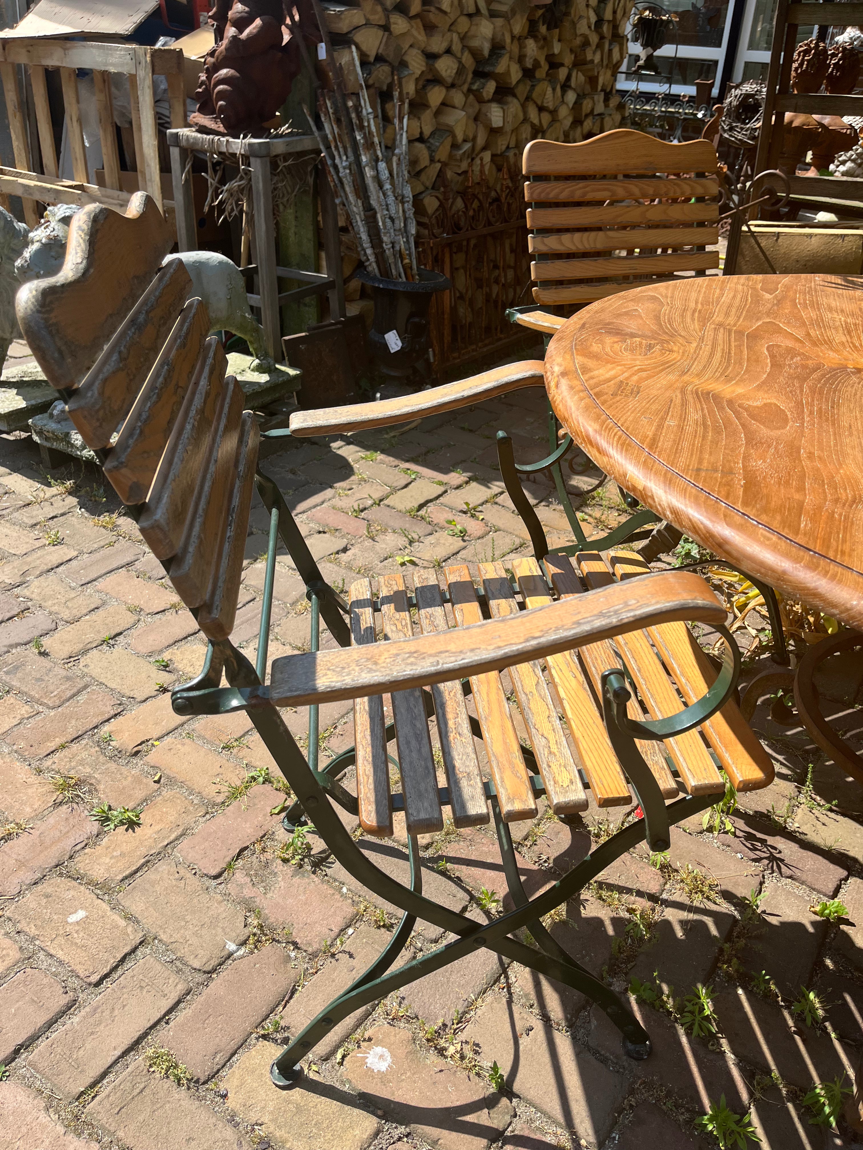 Tuinset ronde tafel smeedijzer met 4 tuinstoelen - Brocante bij Ingie