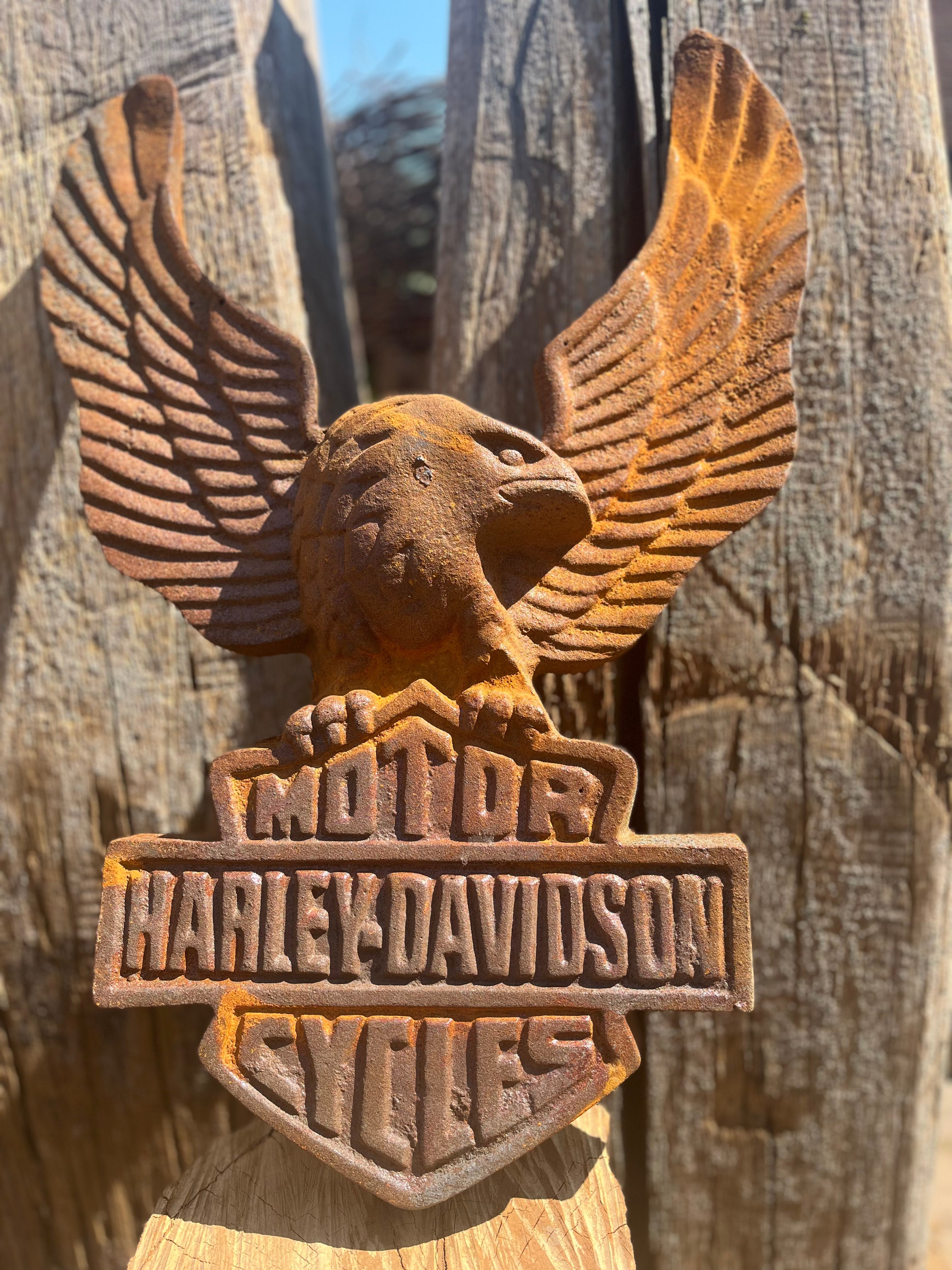Wand plateau gietijzeren embleem "Harley -Davidson" - Brocante bij Ingie