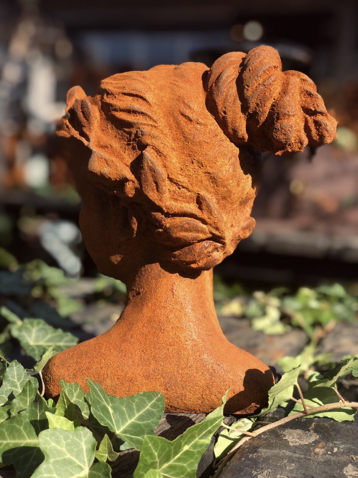 Meisje met knot van gietijzer - Brocante bij Ingie