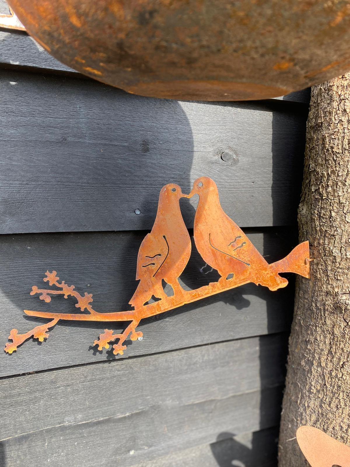 2 Schroef tortelduiven op bloesemtakje roest - Brocante bij Ingie