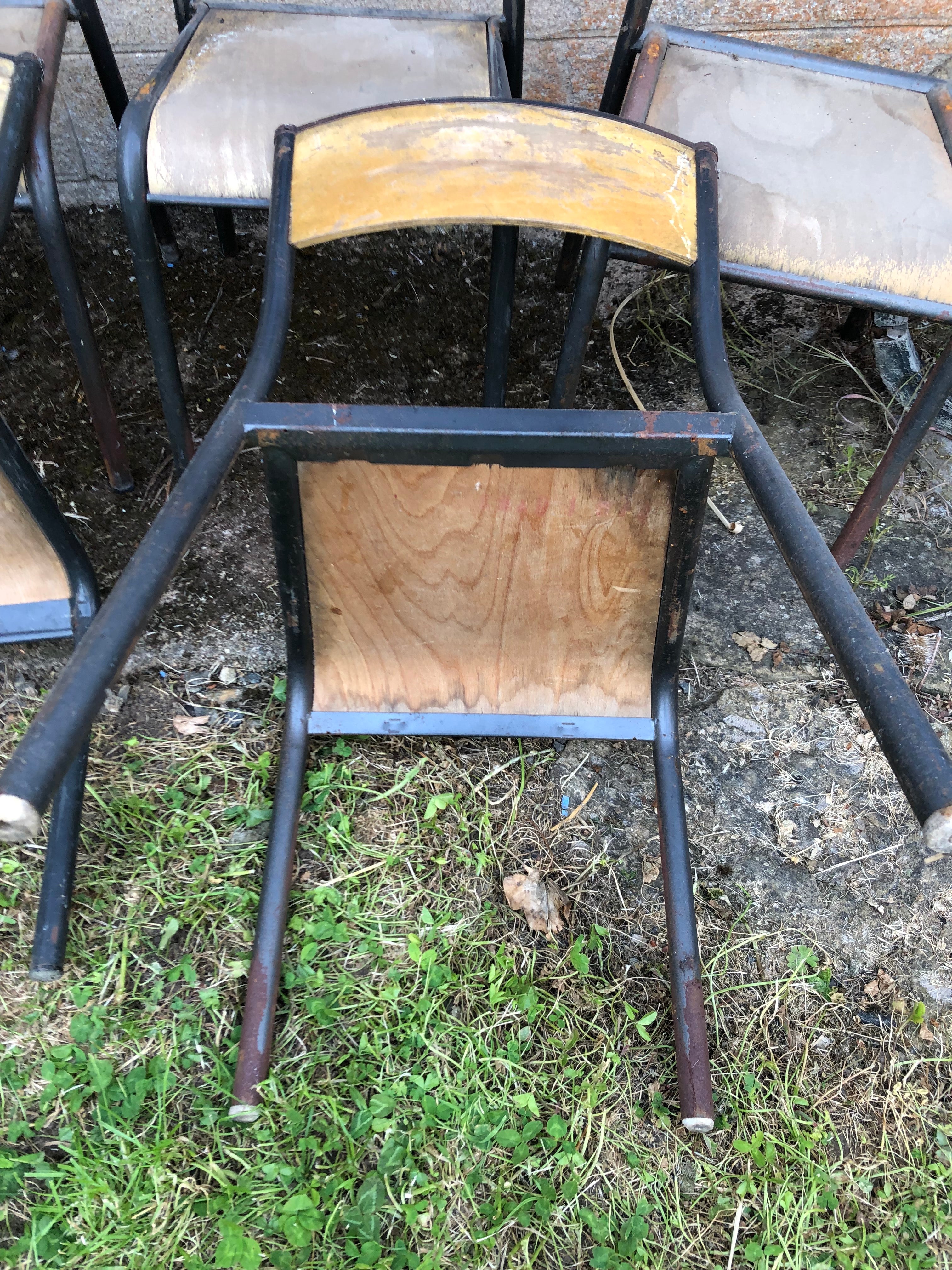 originele gave schoolstoelen uit Frankrijk - Brocante bij Ingie