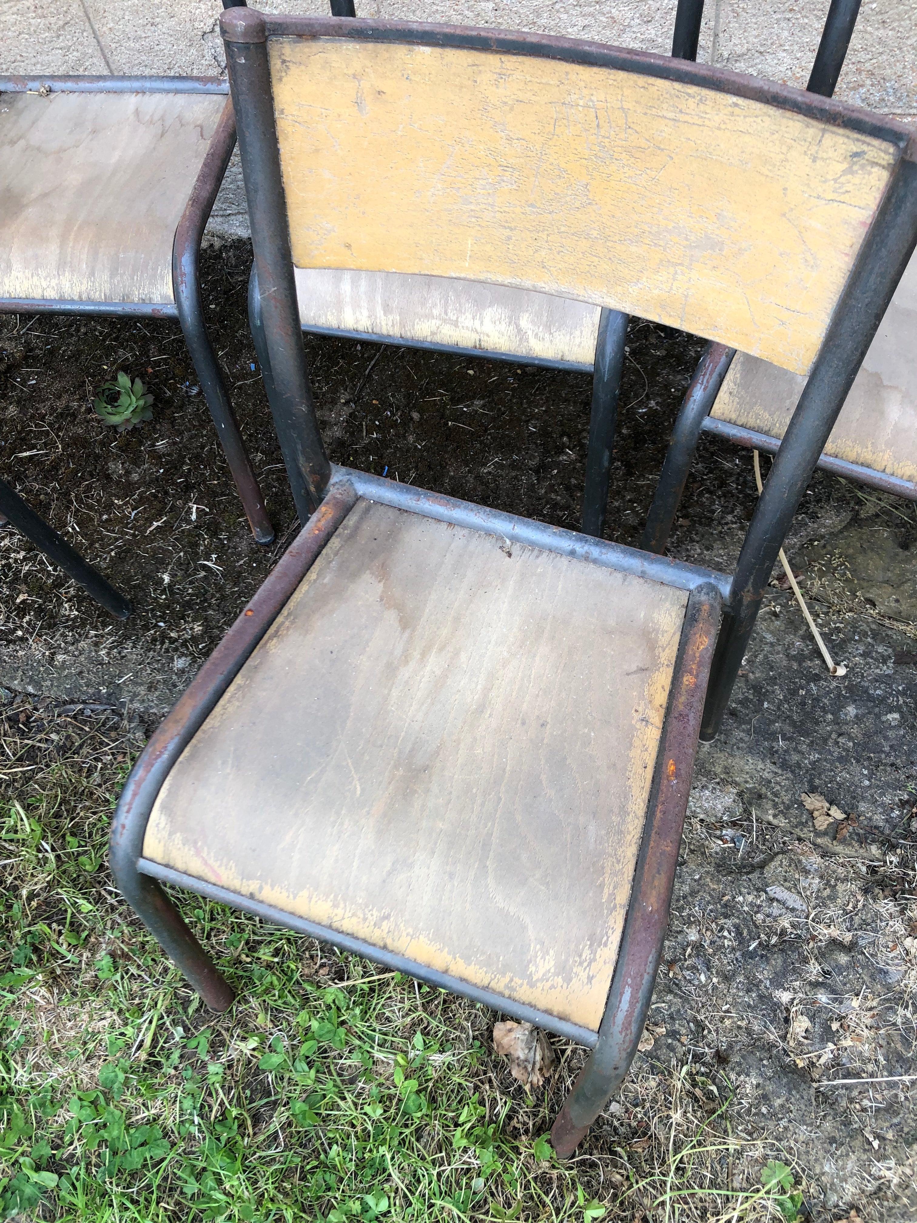 originele gave schoolstoelen uit Frankrijk - Brocante bij Ingie