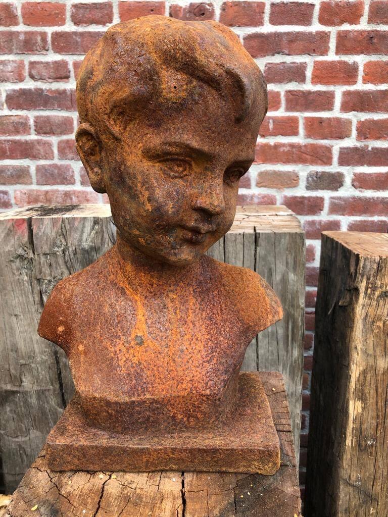 Buste, jongetje van gietijzer - Brocante bij Ingie