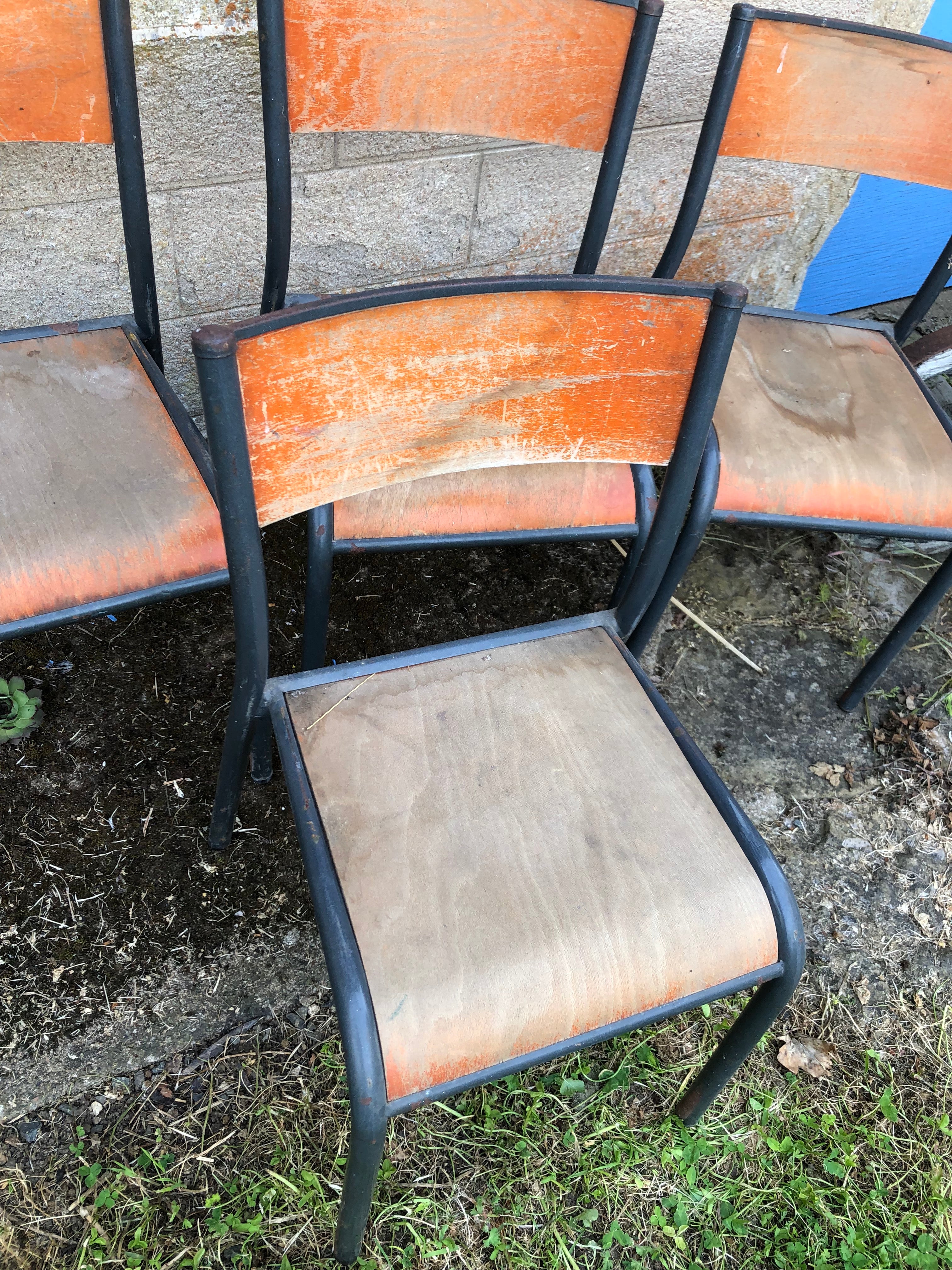 originele gave schoolstoelen uit Frankrijk - Brocante bij Ingie