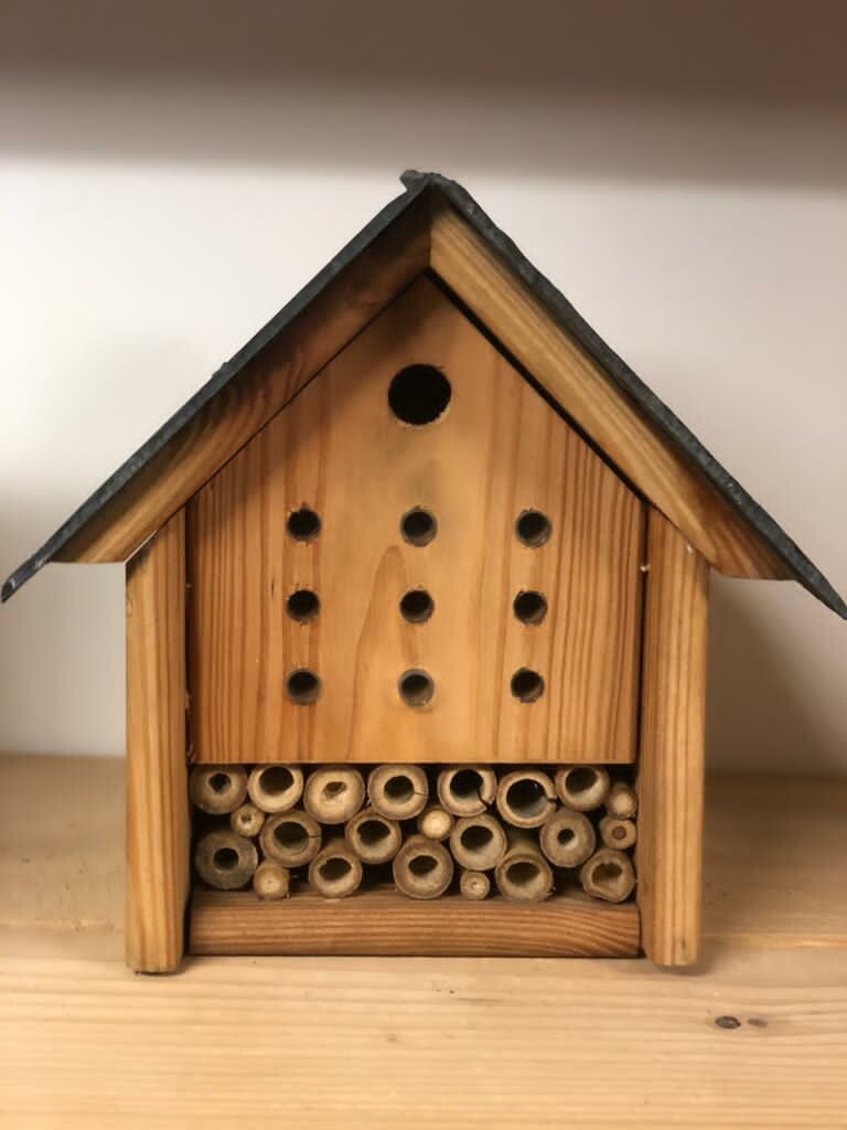 Insecten hotel met leistenen dak - Brocante bij Ingie