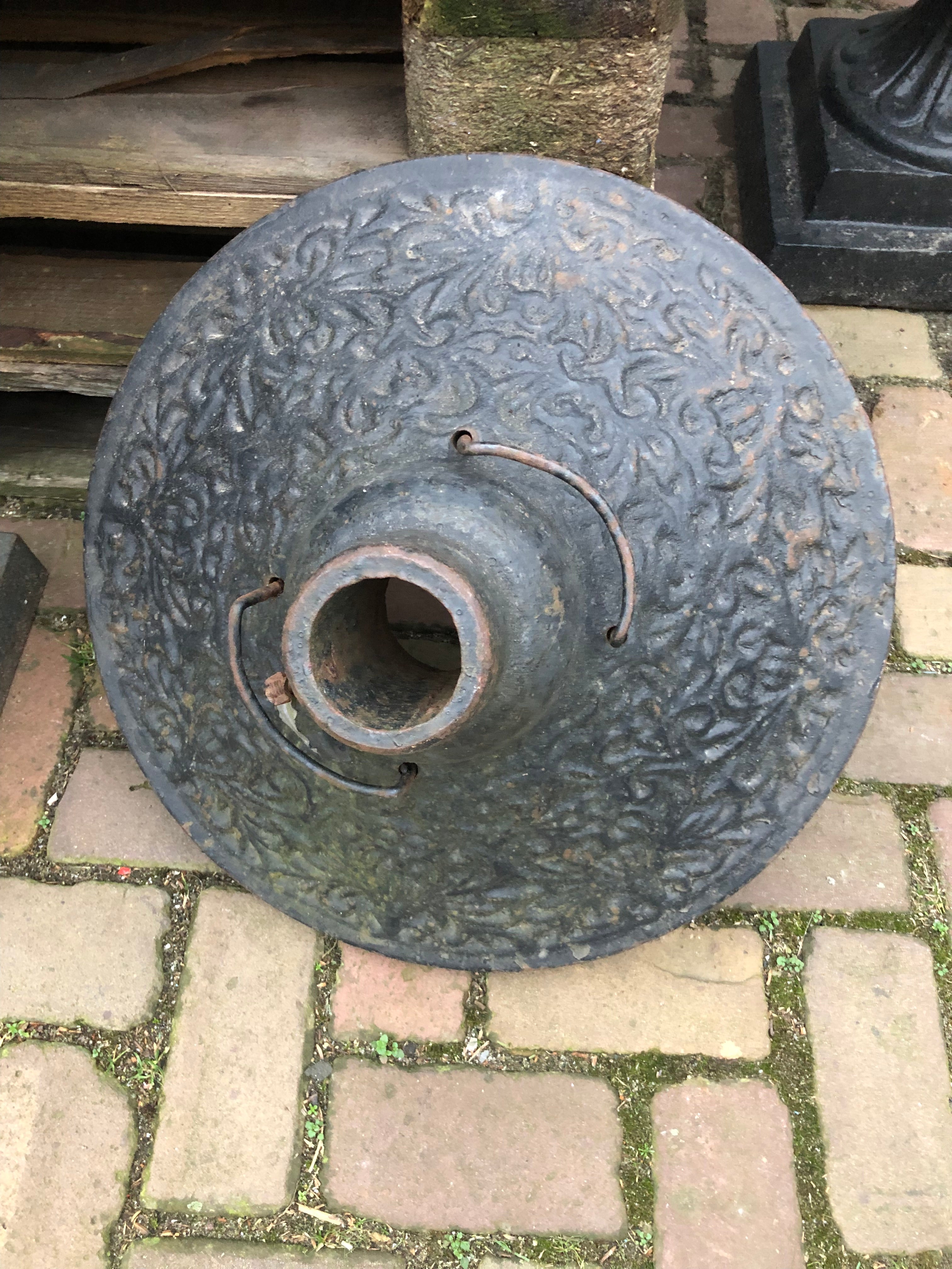 Gietijzeren parasol standaard voet - Brocante bij Ingie