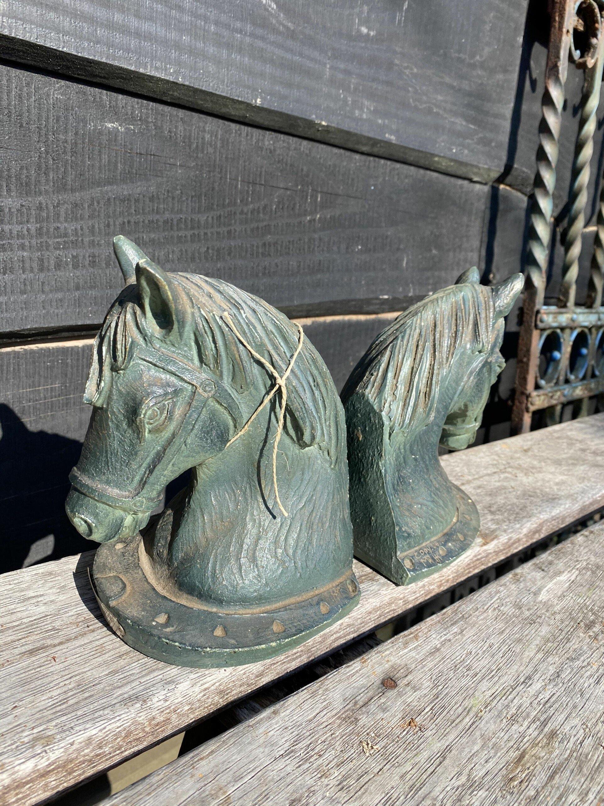 Boekensteunen set: Hoefijzer met paarden hoofden - Brocante bij Ingie