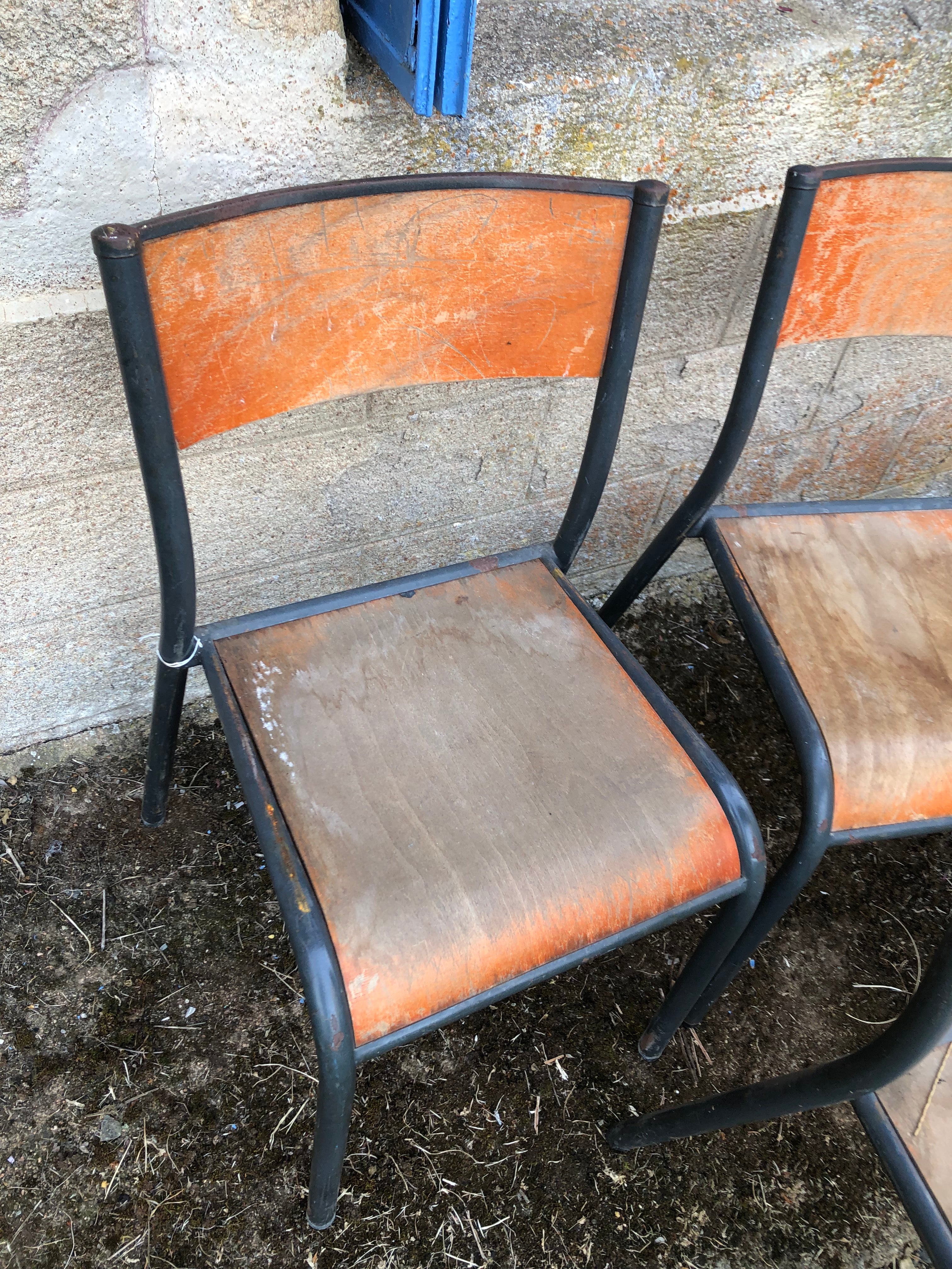 originele gave schoolstoelen uit Frankrijk - Brocante bij Ingie