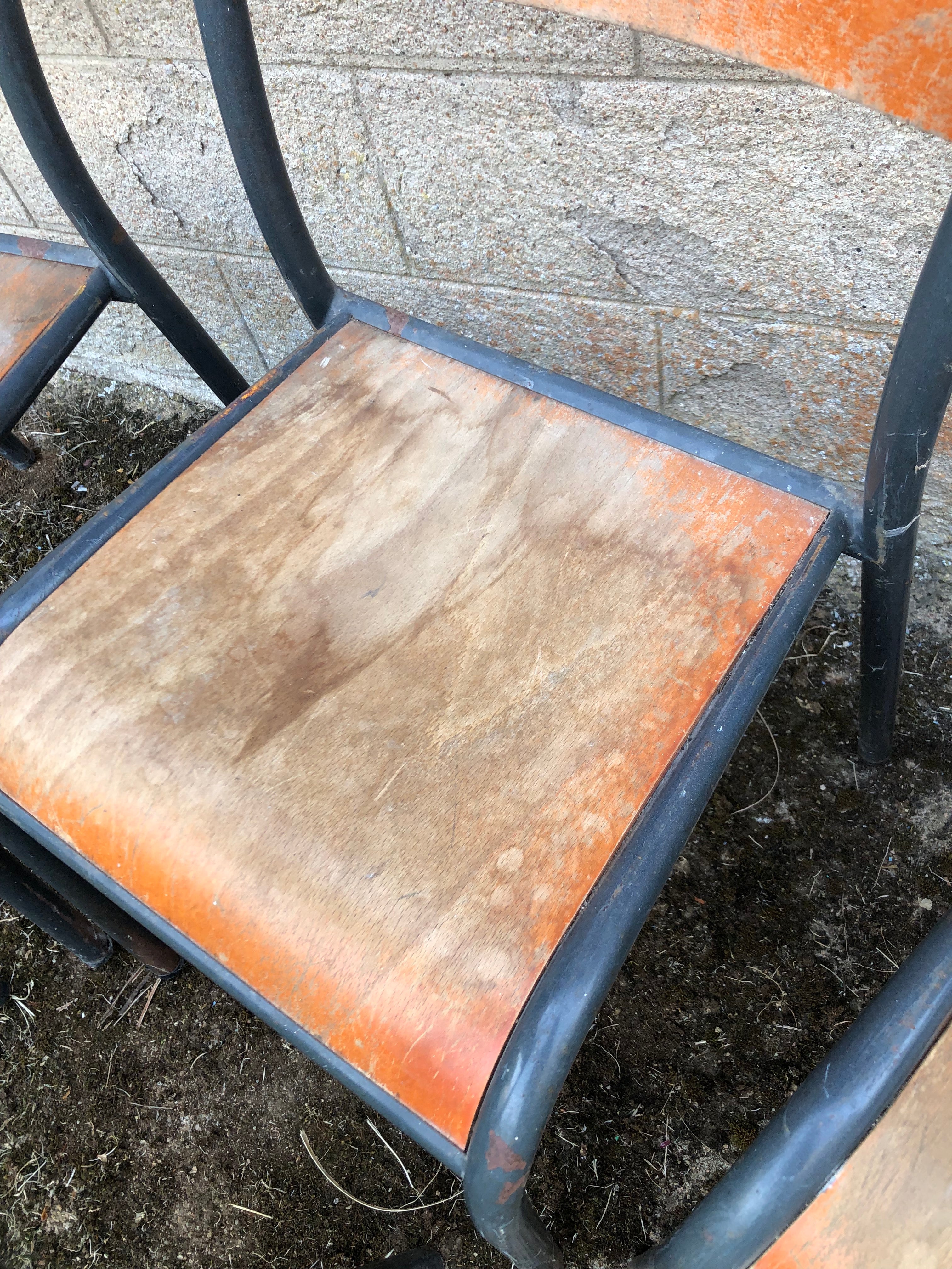 originele gave schoolstoelen uit Frankrijk - Brocante bij Ingie