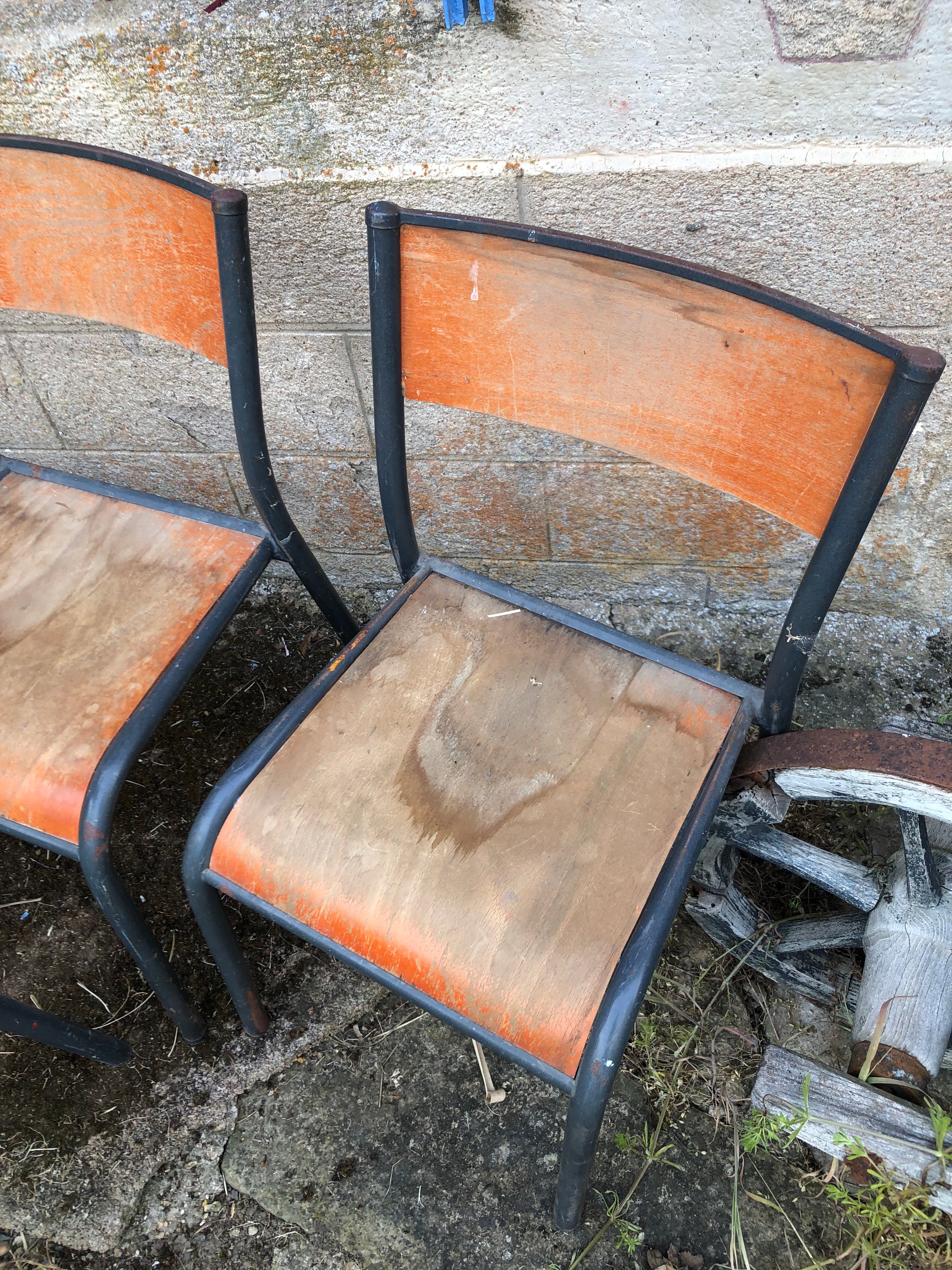 originele gave schoolstoelen uit Frankrijk - Brocante bij Ingie