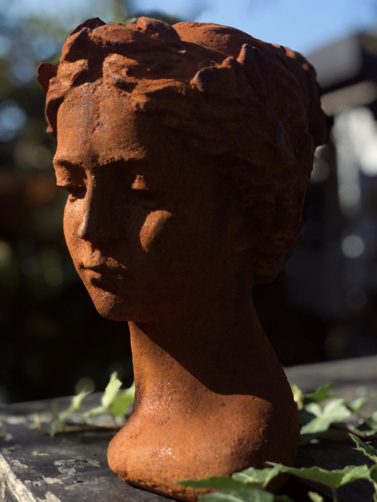 Meisje met knot van gietijzer - Brocante bij Ingie