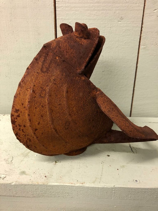 Kikker met handje onder kin van ijzer roestkleur - Brocante bij Ingie