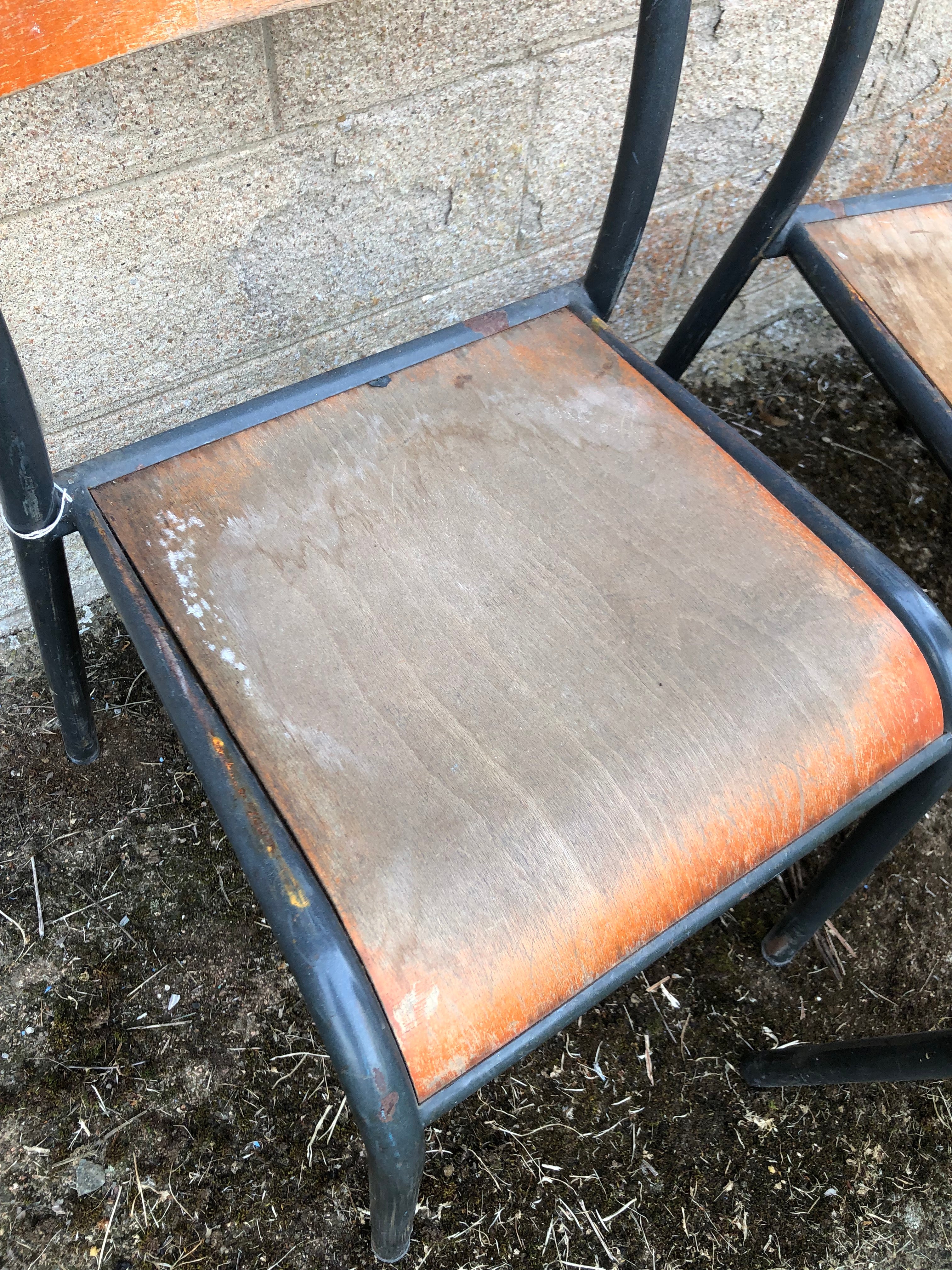 originele gave schoolstoelen uit Frankrijk - Brocante bij Ingie