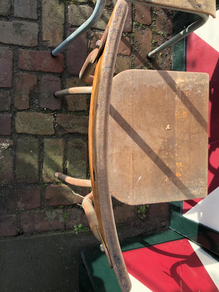 Grote vintage schoolstoelen - Brocante bij Ingie