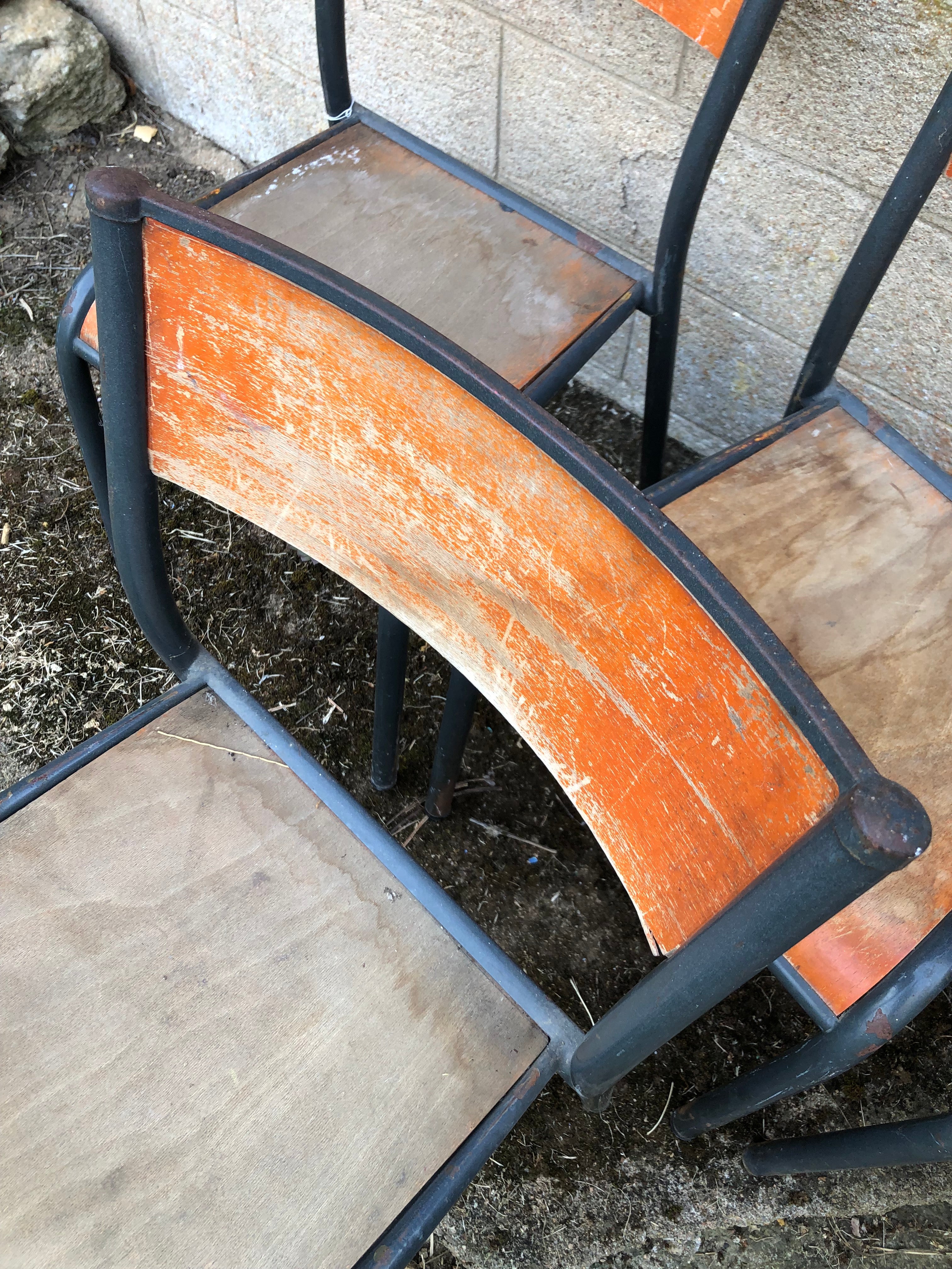 originele gave schoolstoelen uit Frankrijk - Brocante bij Ingie