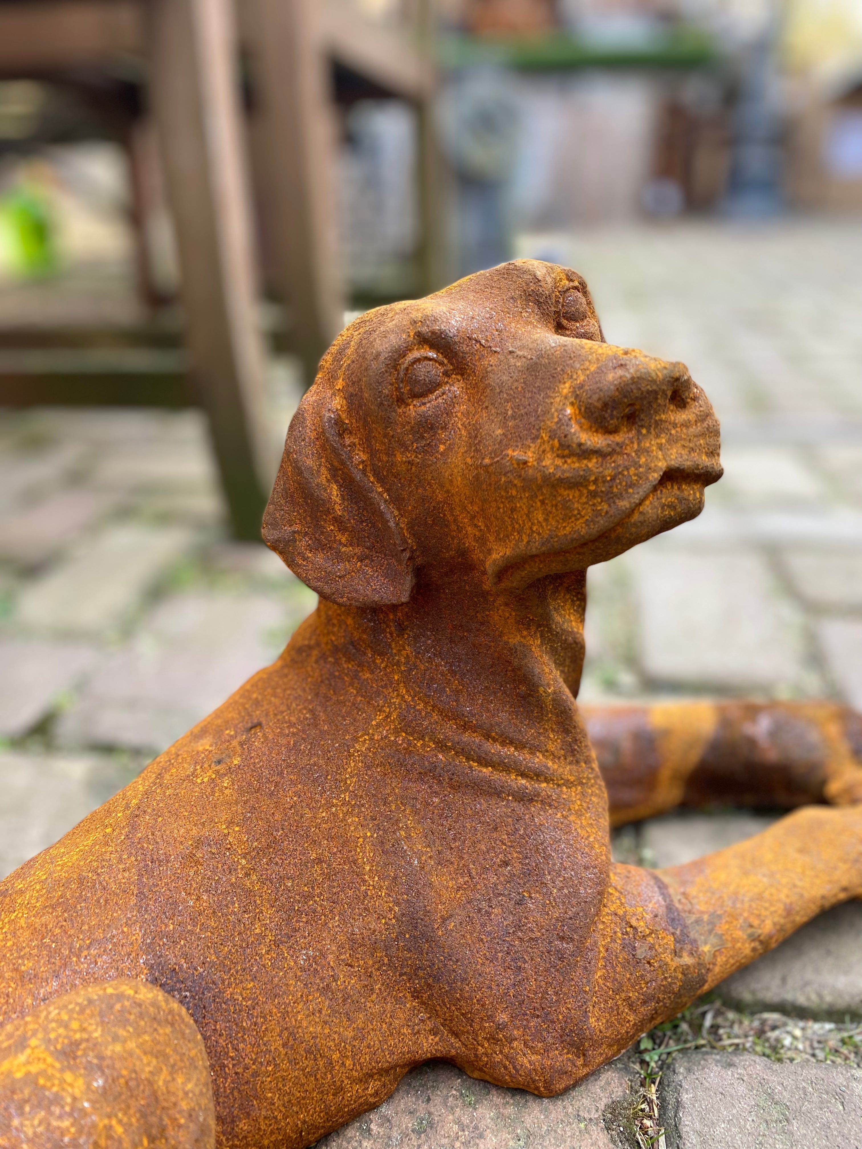 Brave liggende hond van Gietijzer - Brocante bij Ingie