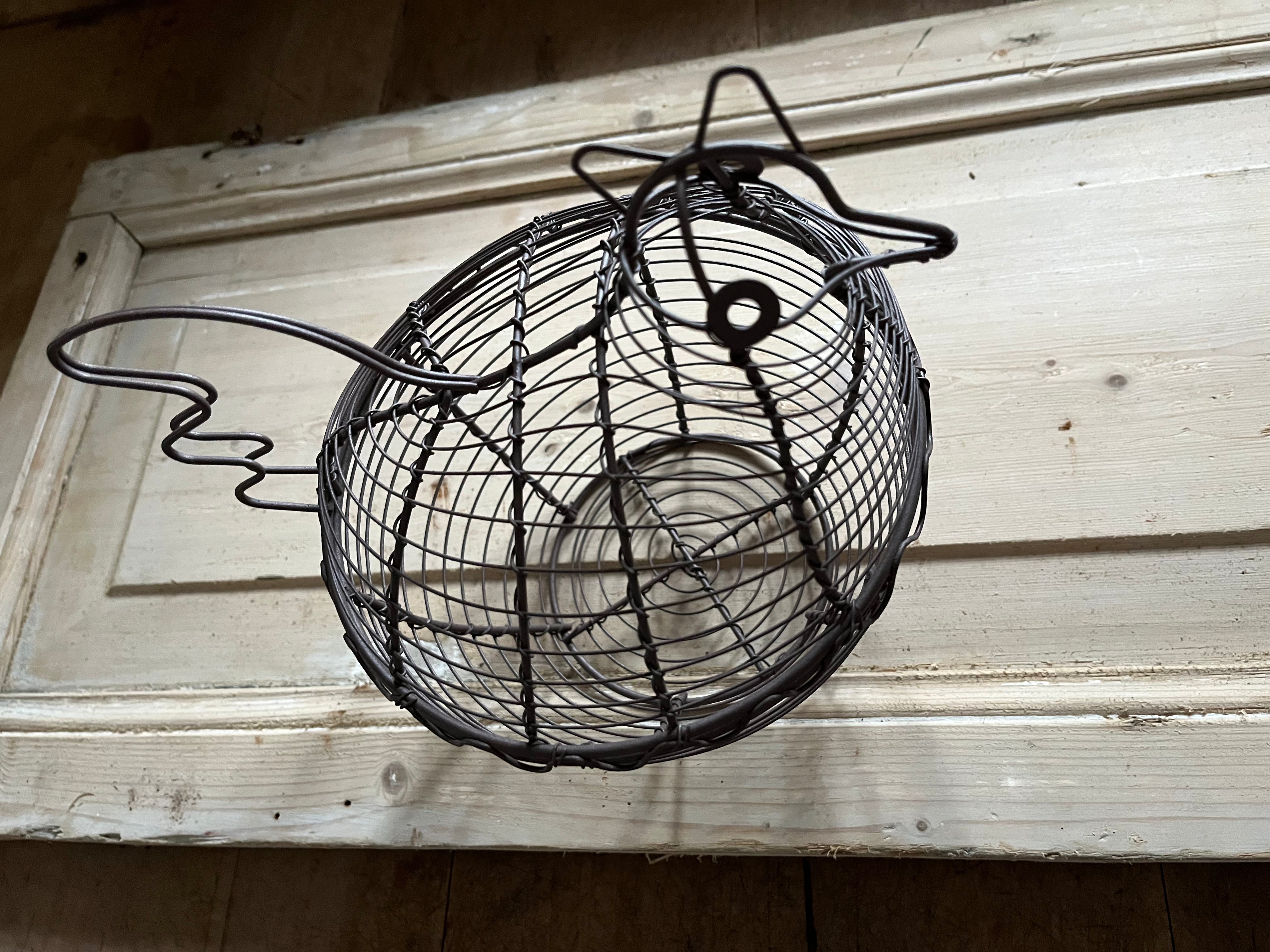 Eiermandje metaal! - Brocante bij Ingie